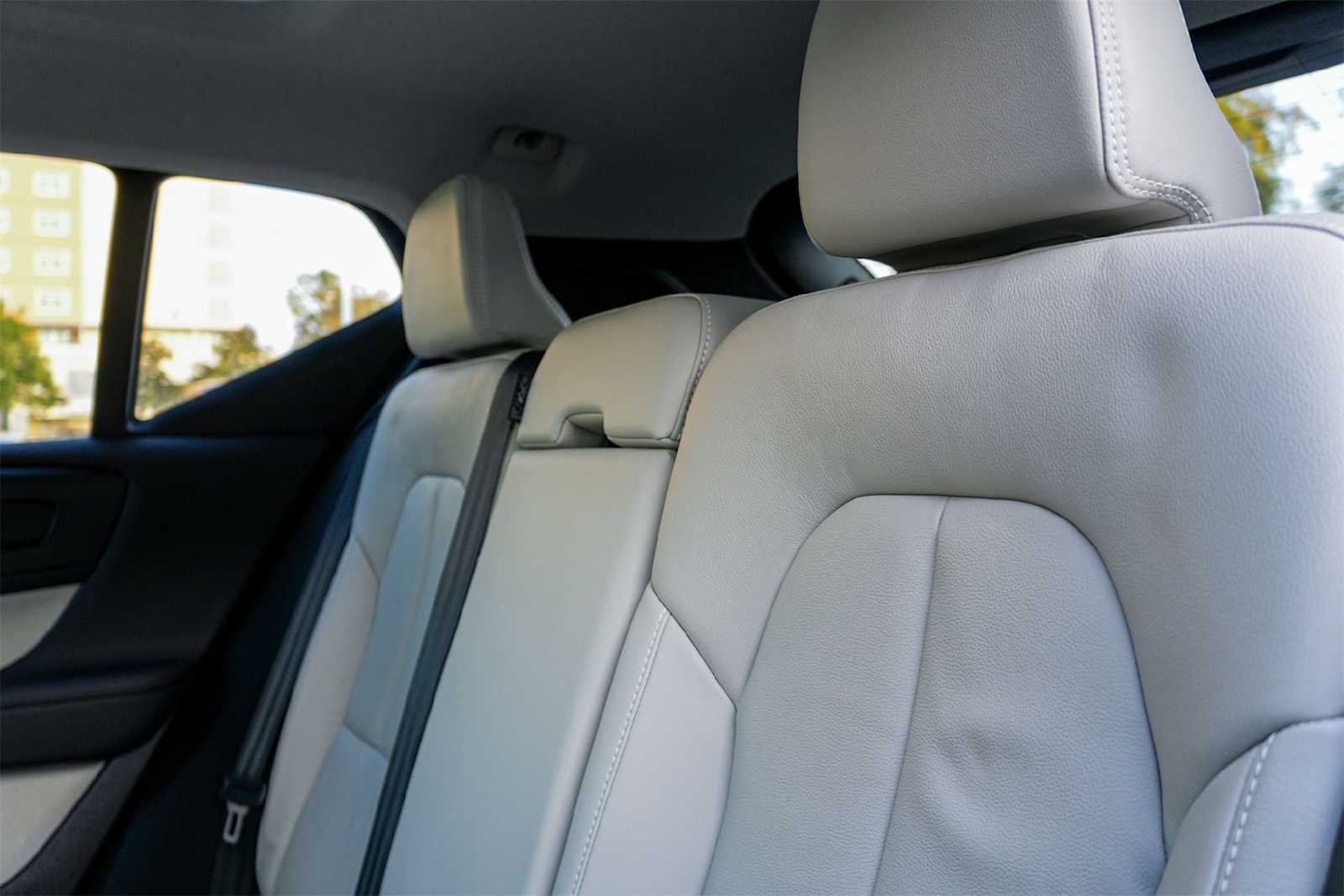 Thumbnail: 2024 Volvo XC40 - 12