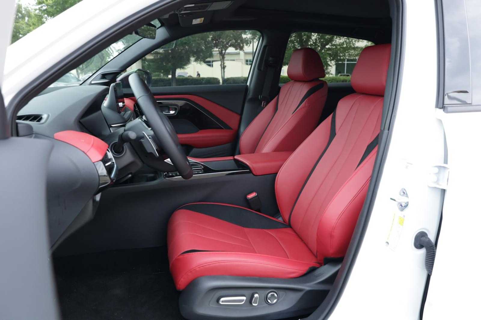 Thumbnail: 2025 Acura ADX - 11