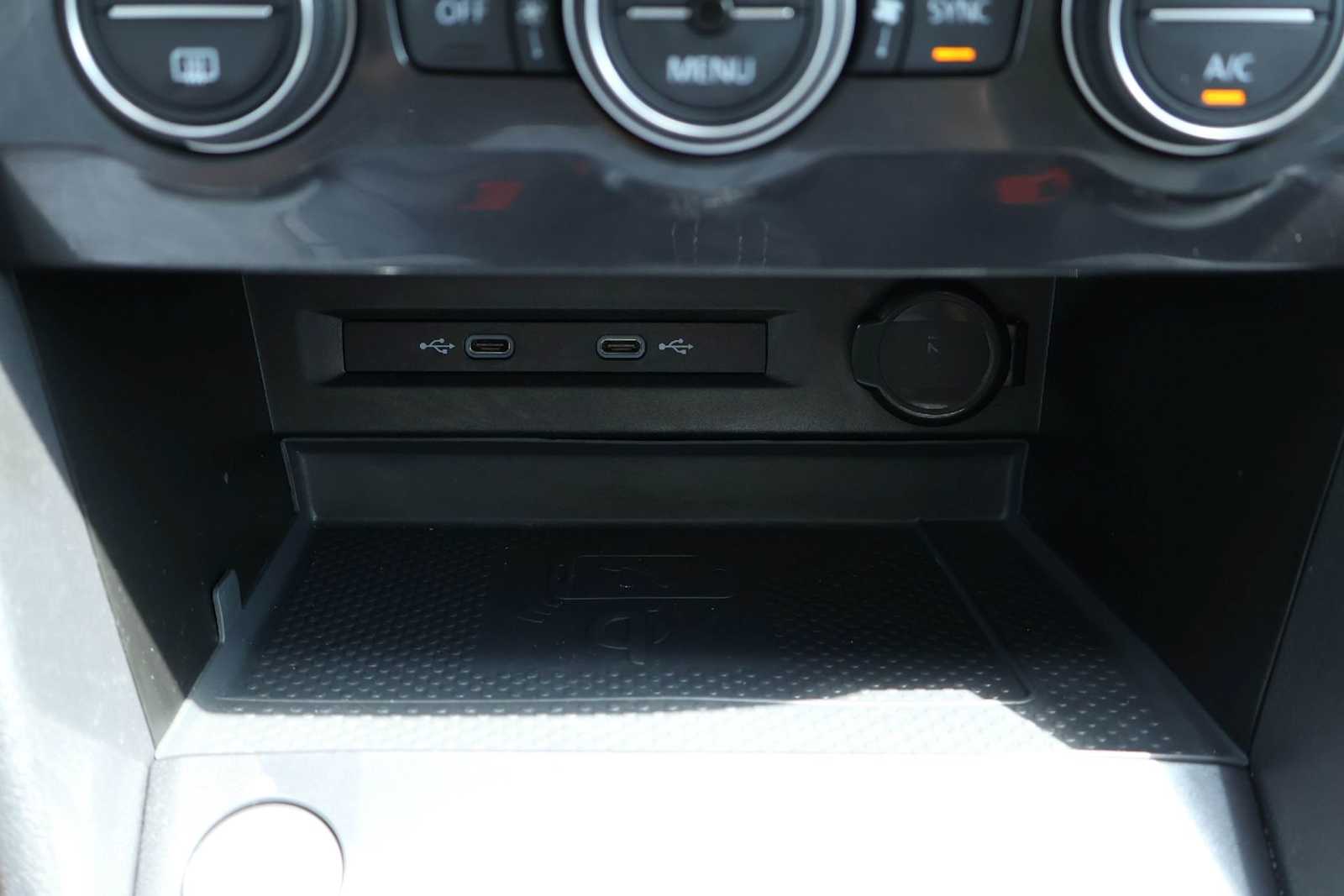 Thumbnail: 2021 Volkswagen Tiguan - 26
