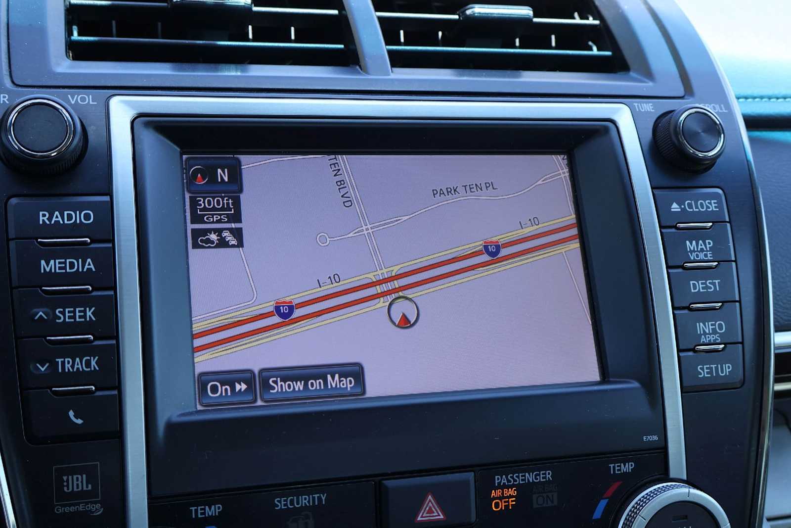 Thumbnail: 2013 Toyota Camry - 26