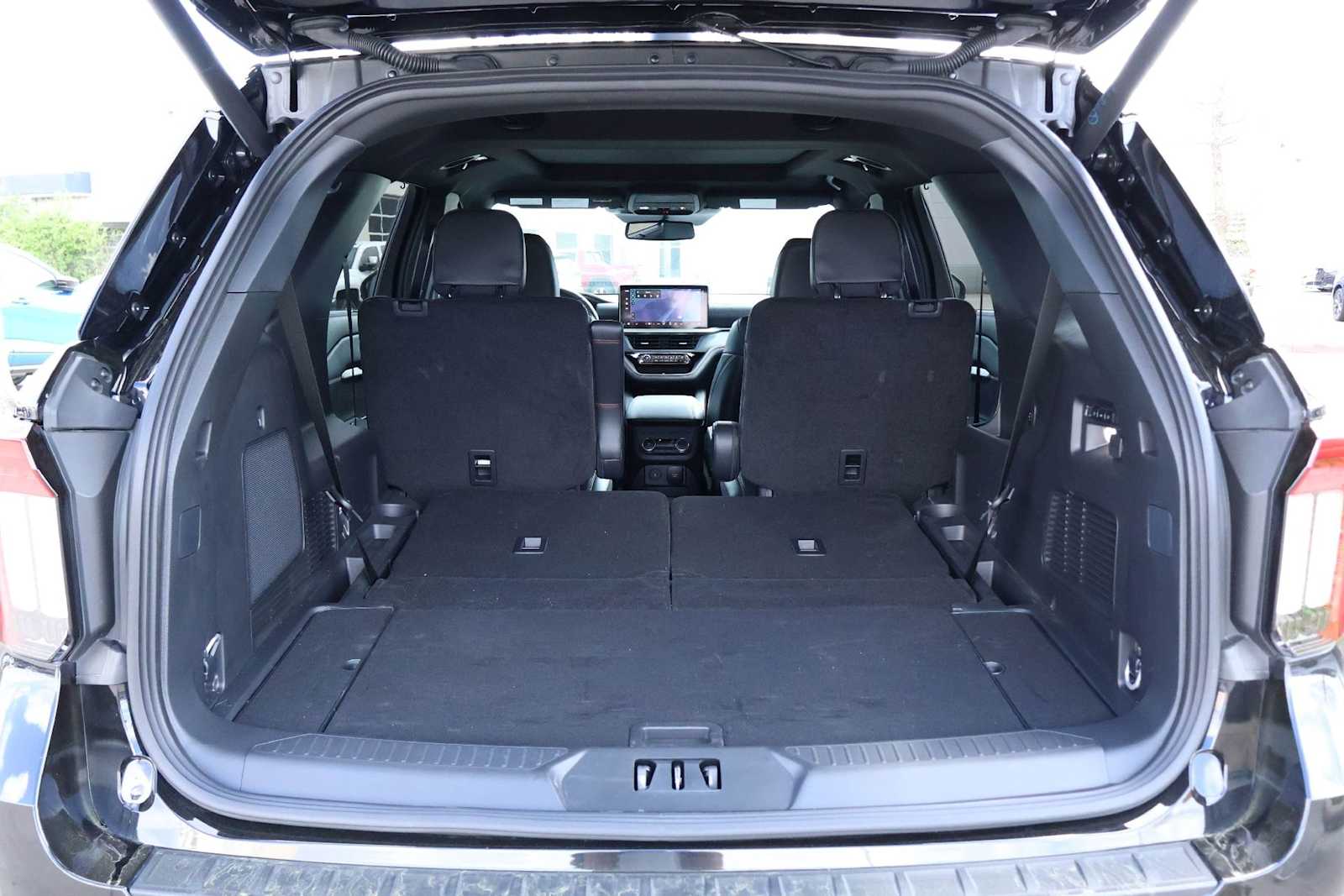 Thumbnail: 2025 Ford Explorer - 19