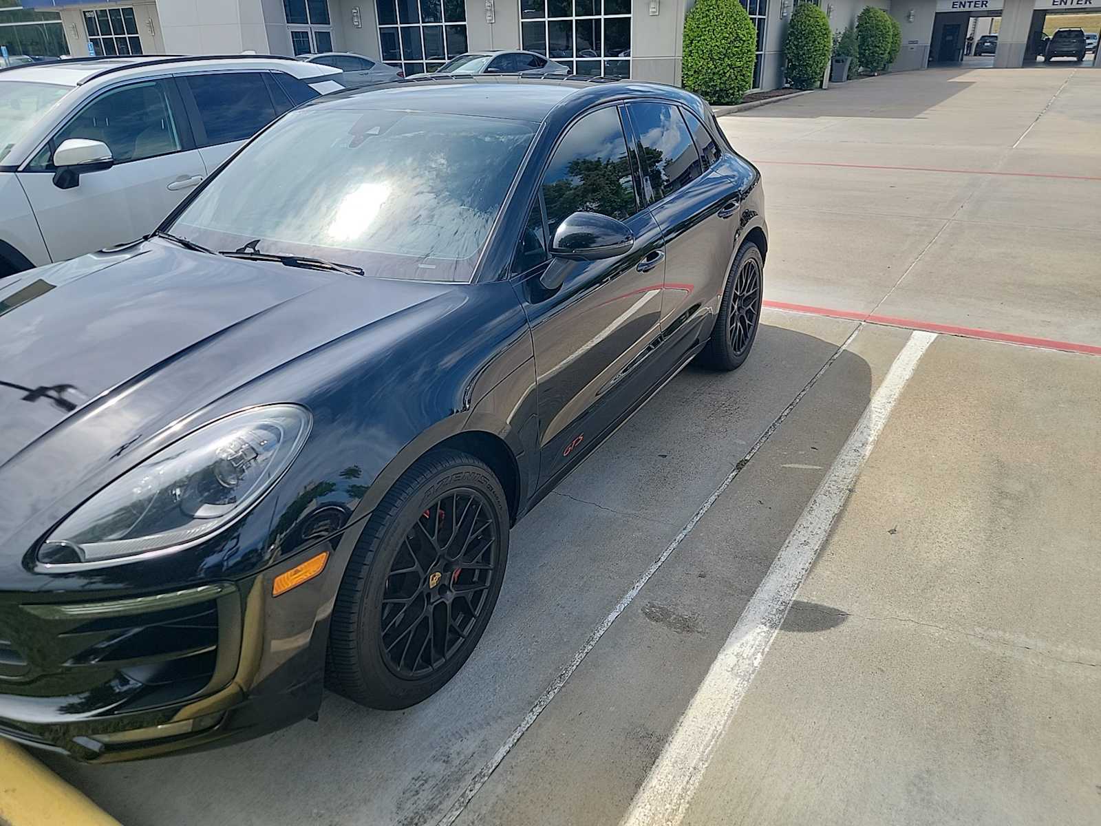 Thumbnail: 2018 Porsche Macan - 1