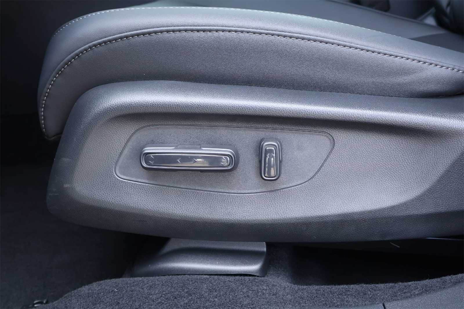 Thumbnail: 2025 Acura ADX - 24