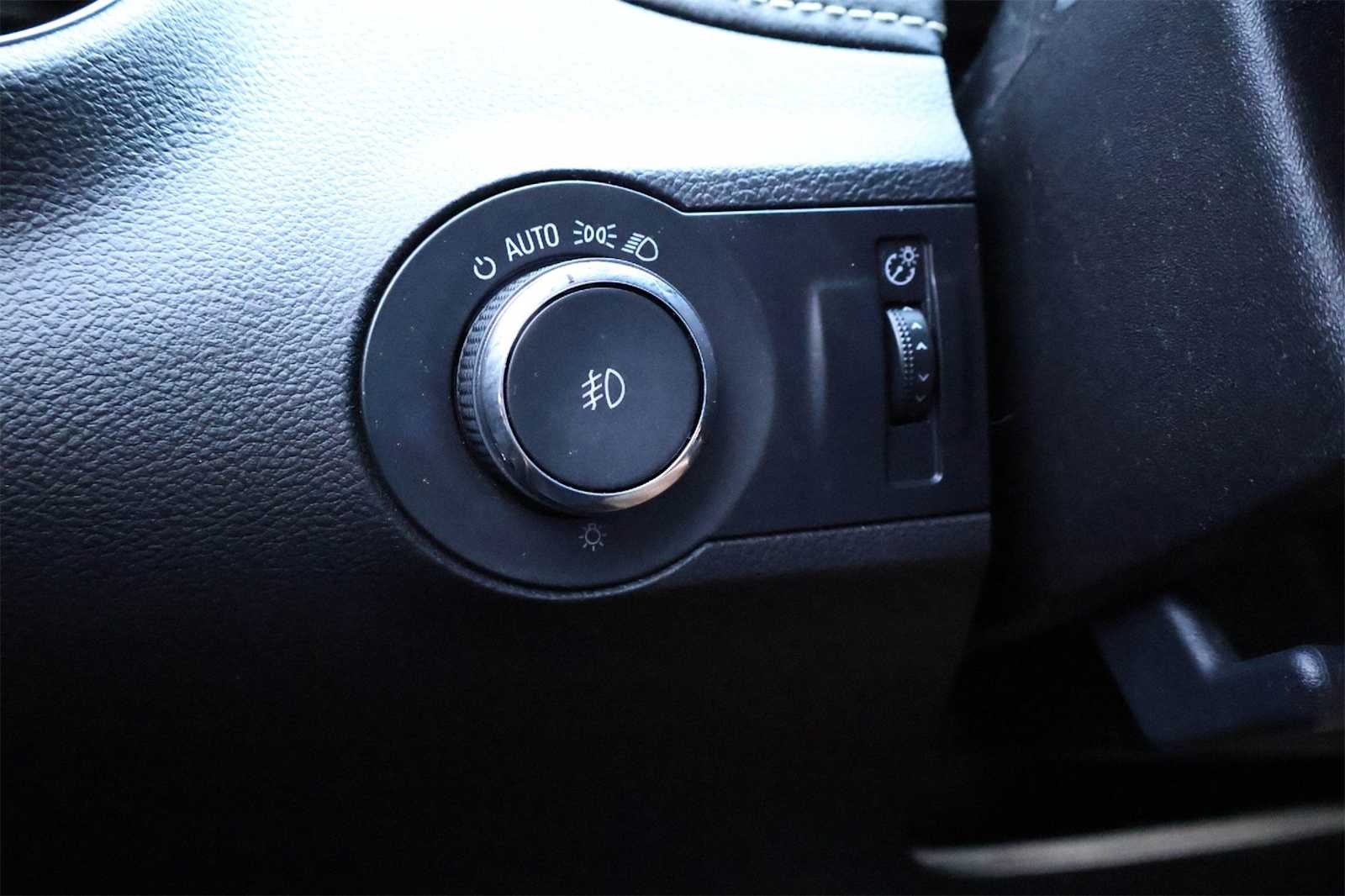 Thumbnail: 2014 Chevrolet Camaro - 26