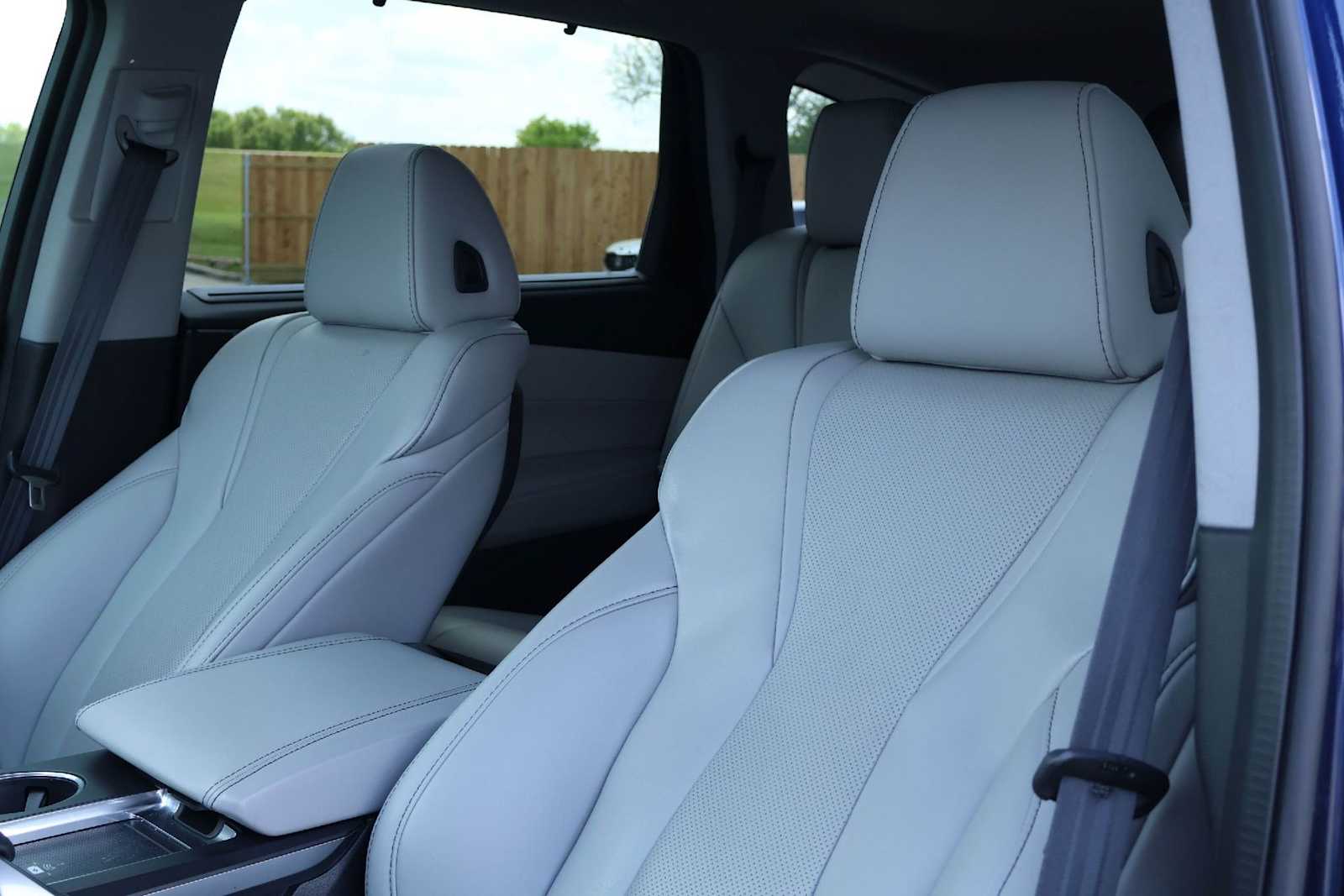 Thumbnail: 2023 Acura MDX - 11