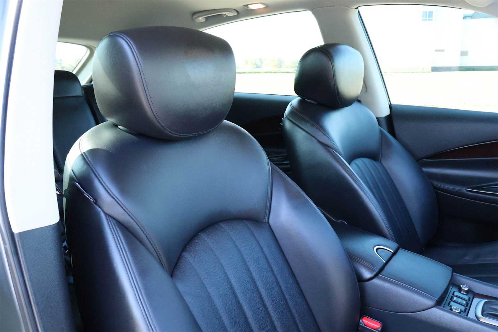 Thumbnail: 2017 INFINITI QX50 - 14