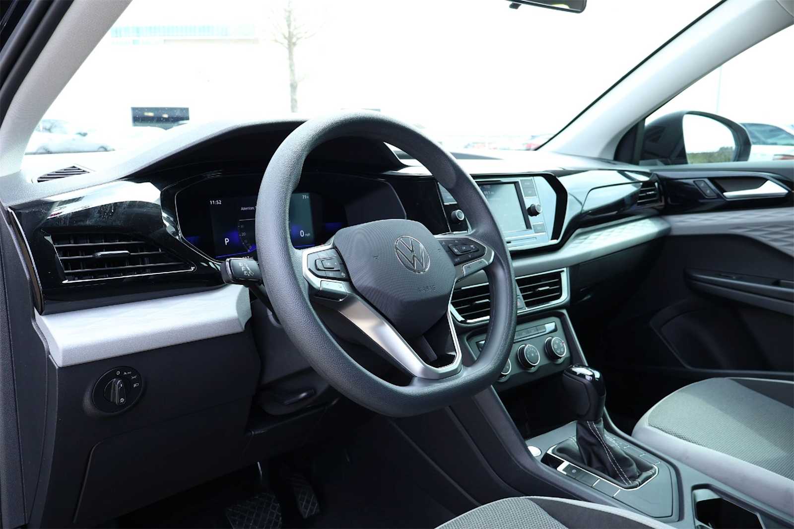 Thumbnail: 2022 Volkswagen Taos - 2