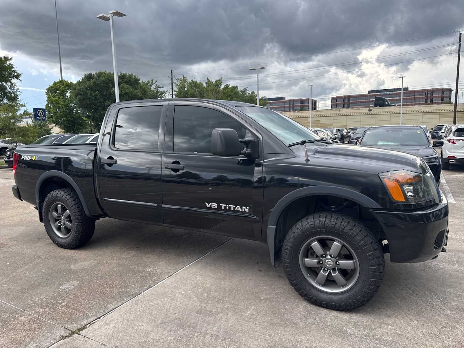 Thumbnail: 2014 Nissan Titan - 3