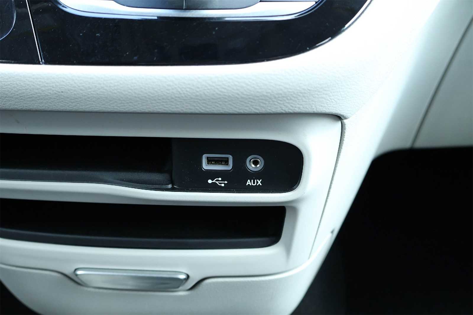 Thumbnail: 2020 Chrysler Pacifica - 27