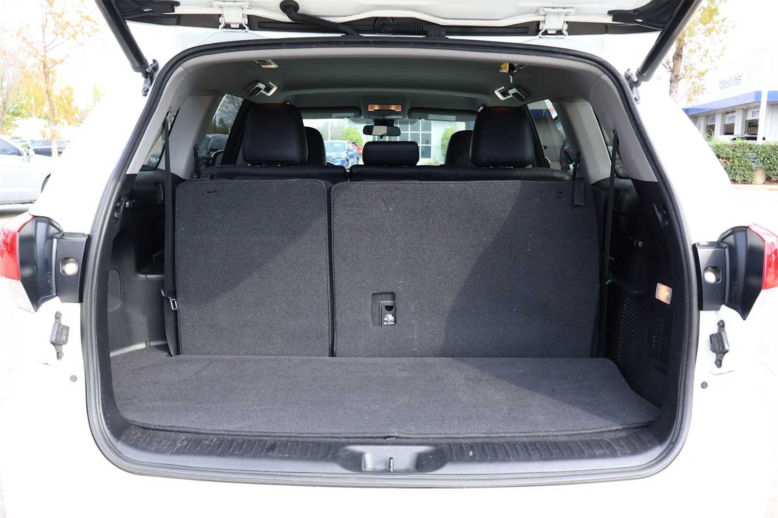 Thumbnail: 2018 Toyota Highlander - 19