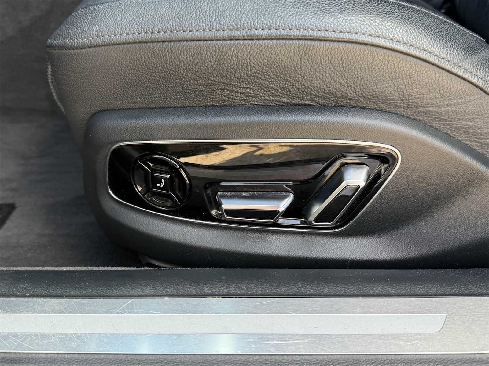 Thumbnail: 2019 Audi A8 - 24