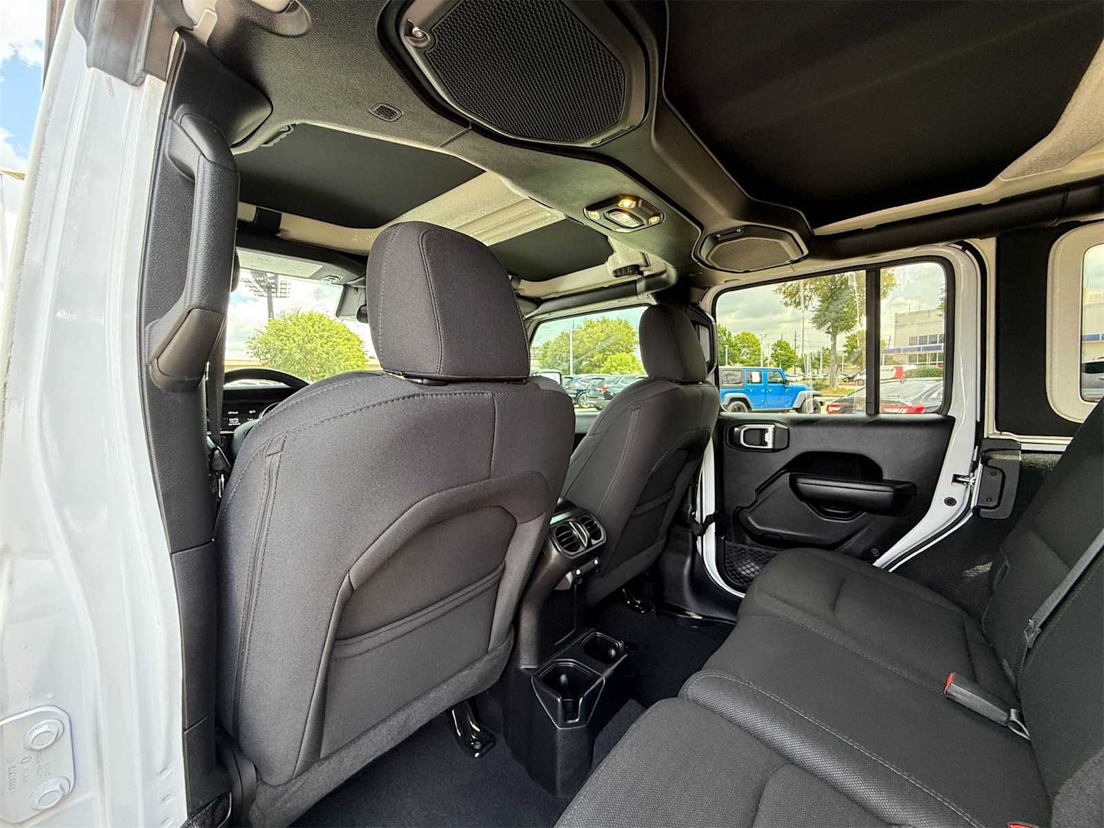 Thumbnail: 2019 Jeep Wrangler - 12