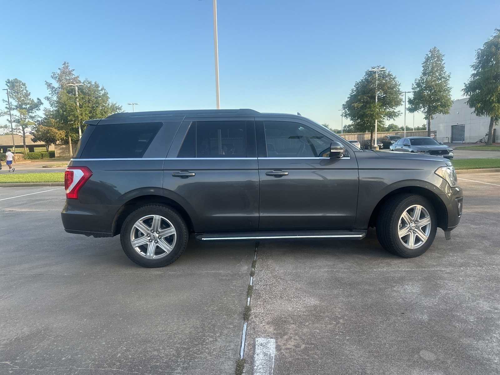 Thumbnail: 2019 Ford Expedition - 4