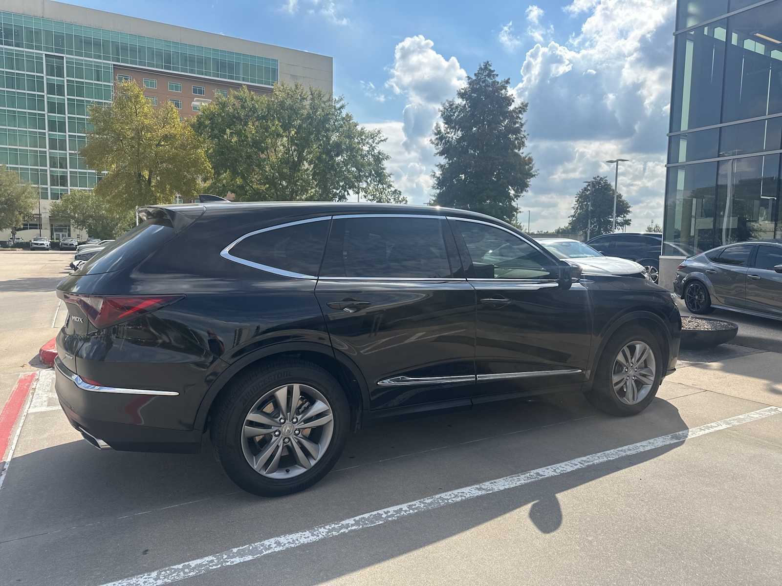 Thumbnail: 2025 Acura MDX - 5