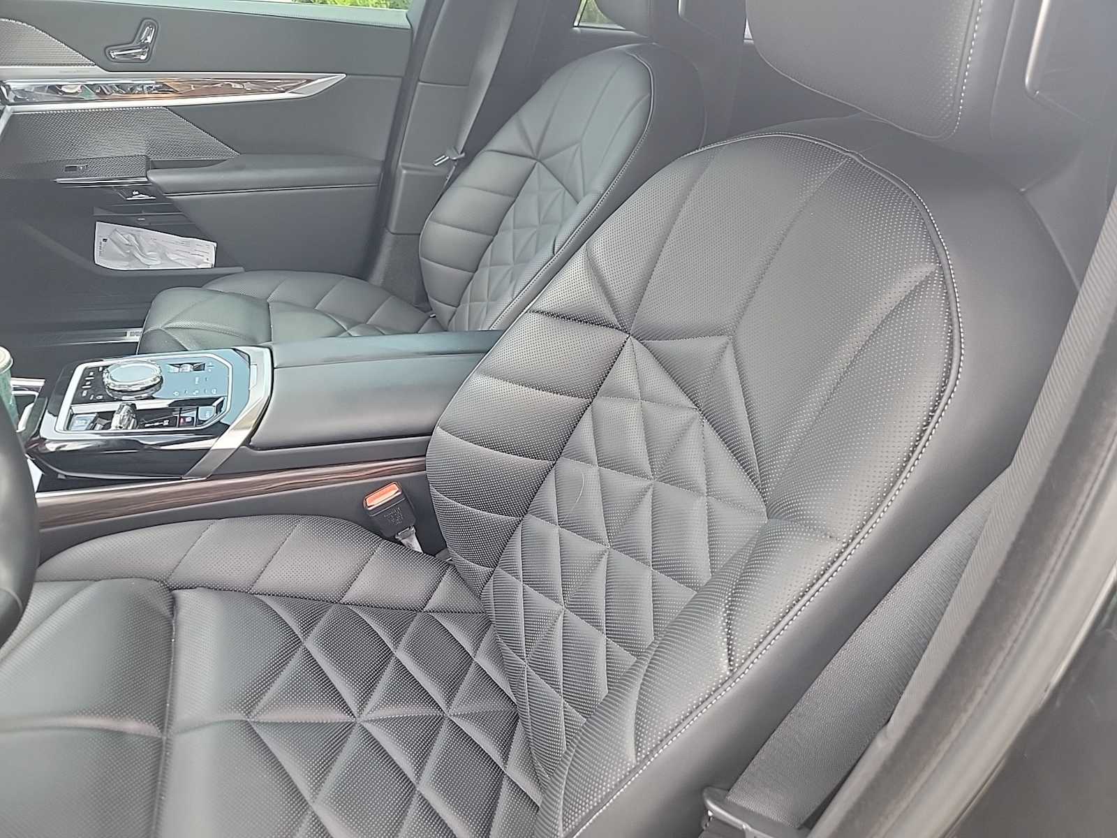 2023 BMW 7 Series 740i 8