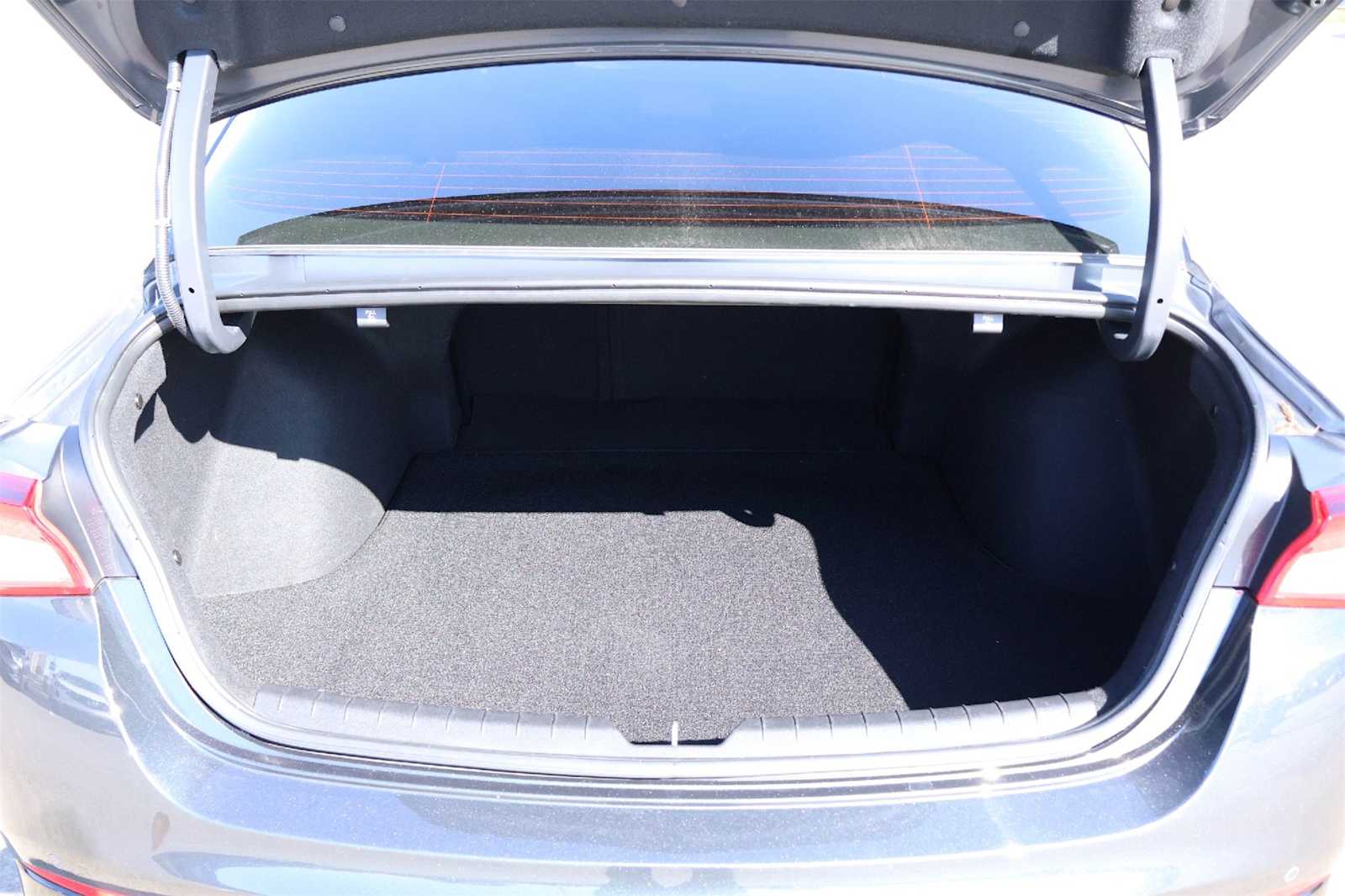 Thumbnail: 2022 Kia K5 - 19