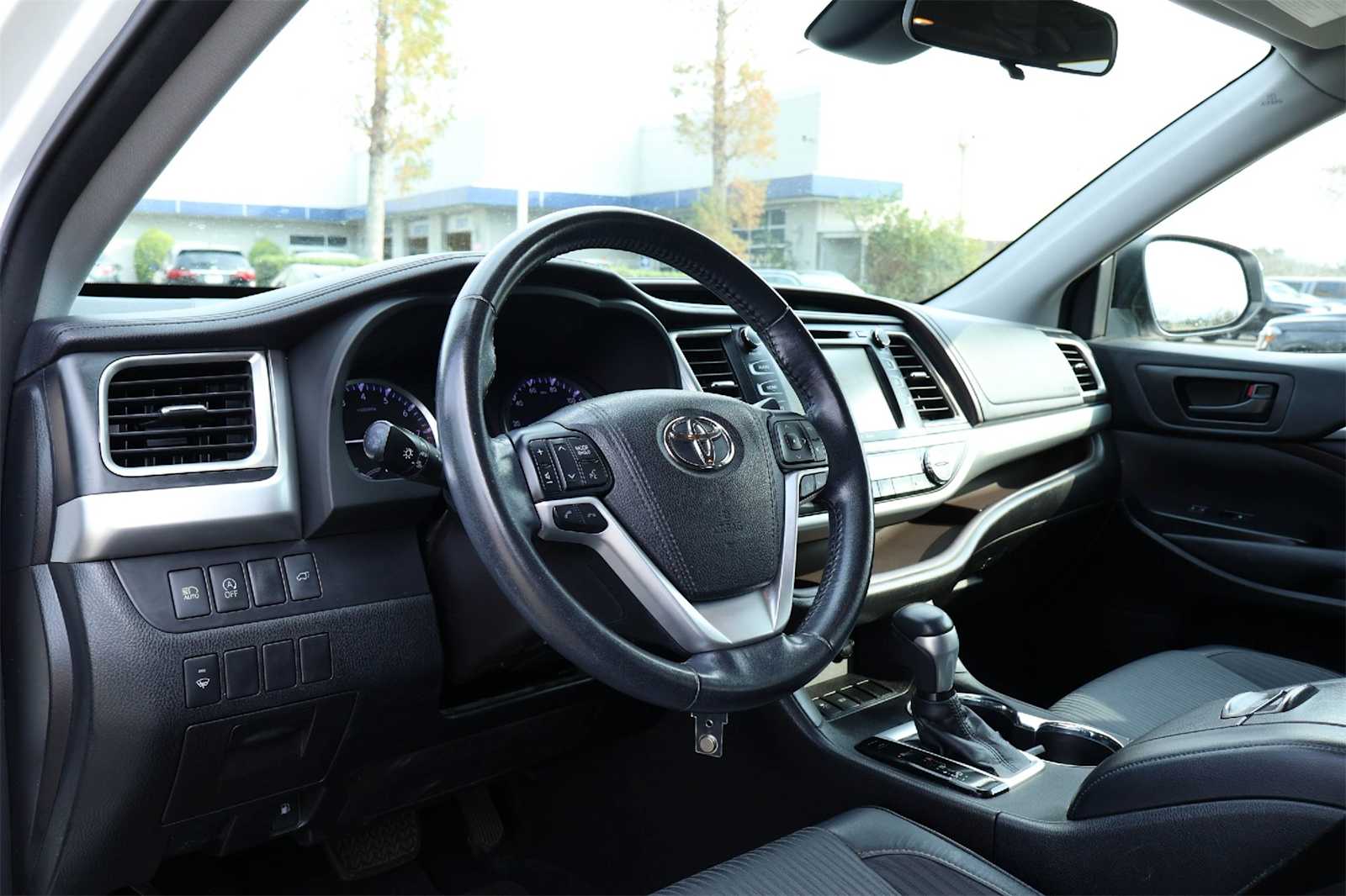 Thumbnail: 2018 Toyota Highlander - 2