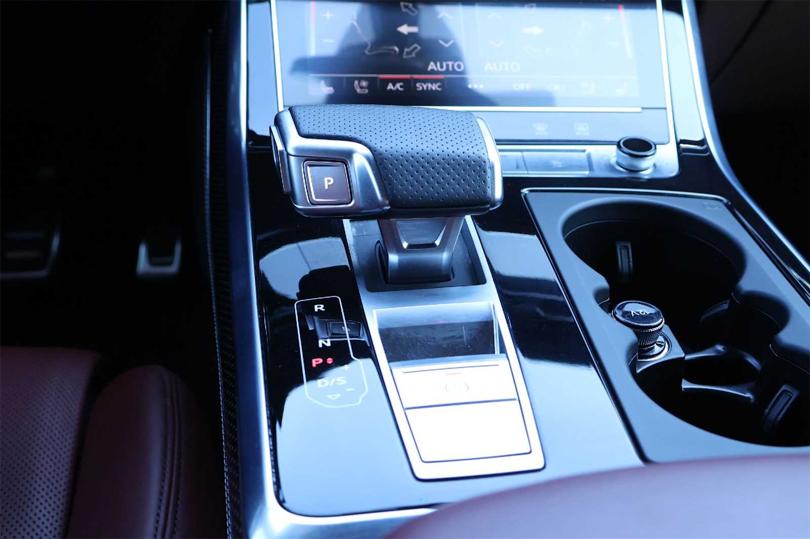 Thumbnail: 2024 Audi SQ7 - 17