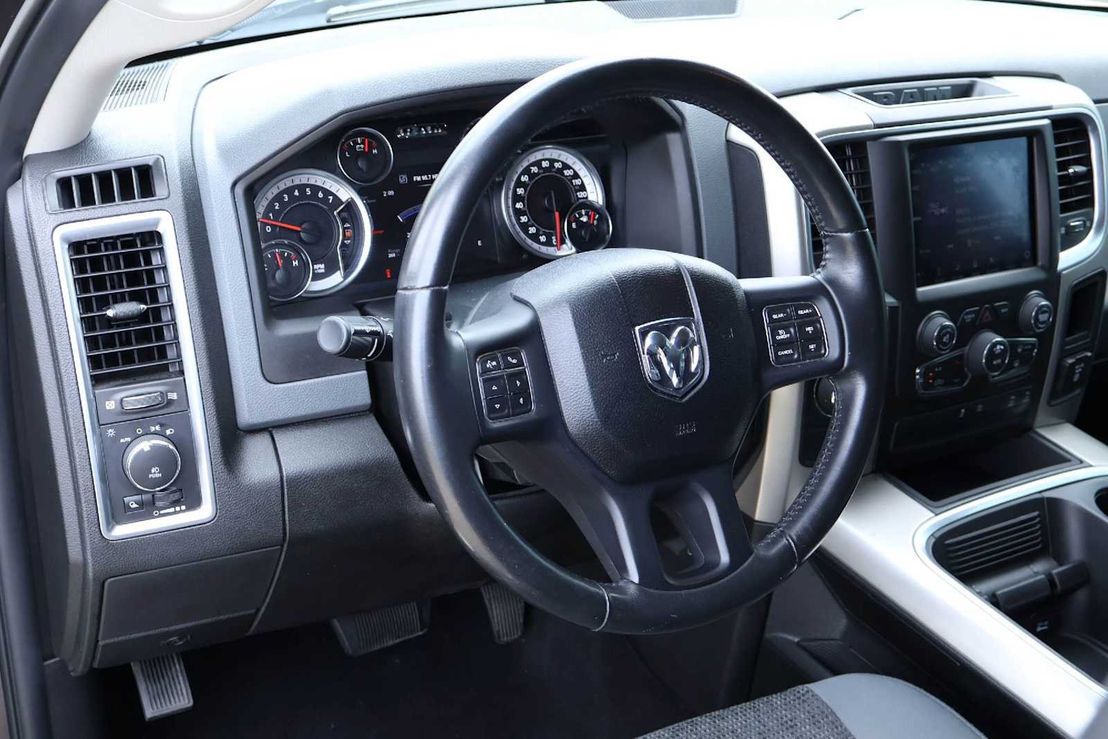 Thumbnail: 2019 RAM 1500 Classic - 2