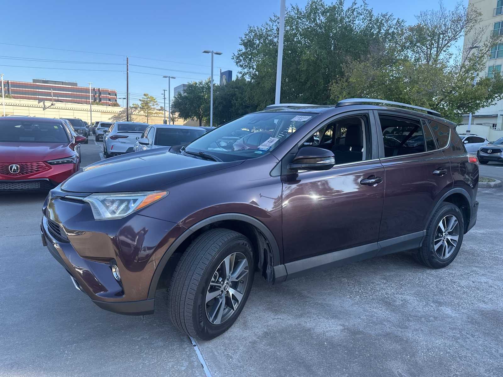 Thumbnail: 2018 Toyota RAV4 - 8