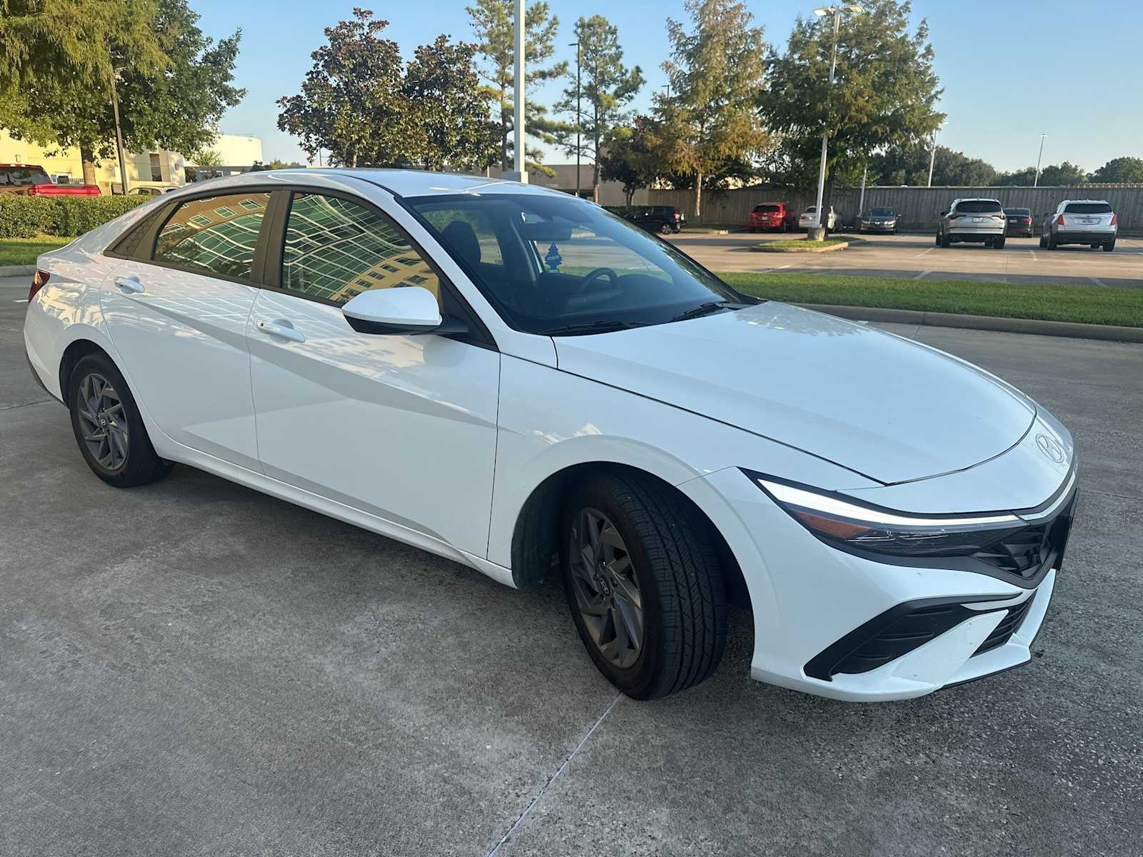 Thumbnail: 2024 Hyundai Elantra - 3