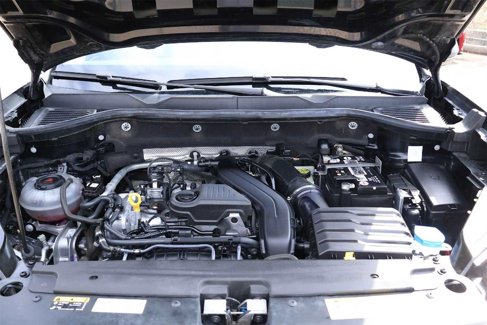 Thumbnail: 2022 Volkswagen Taos - 9