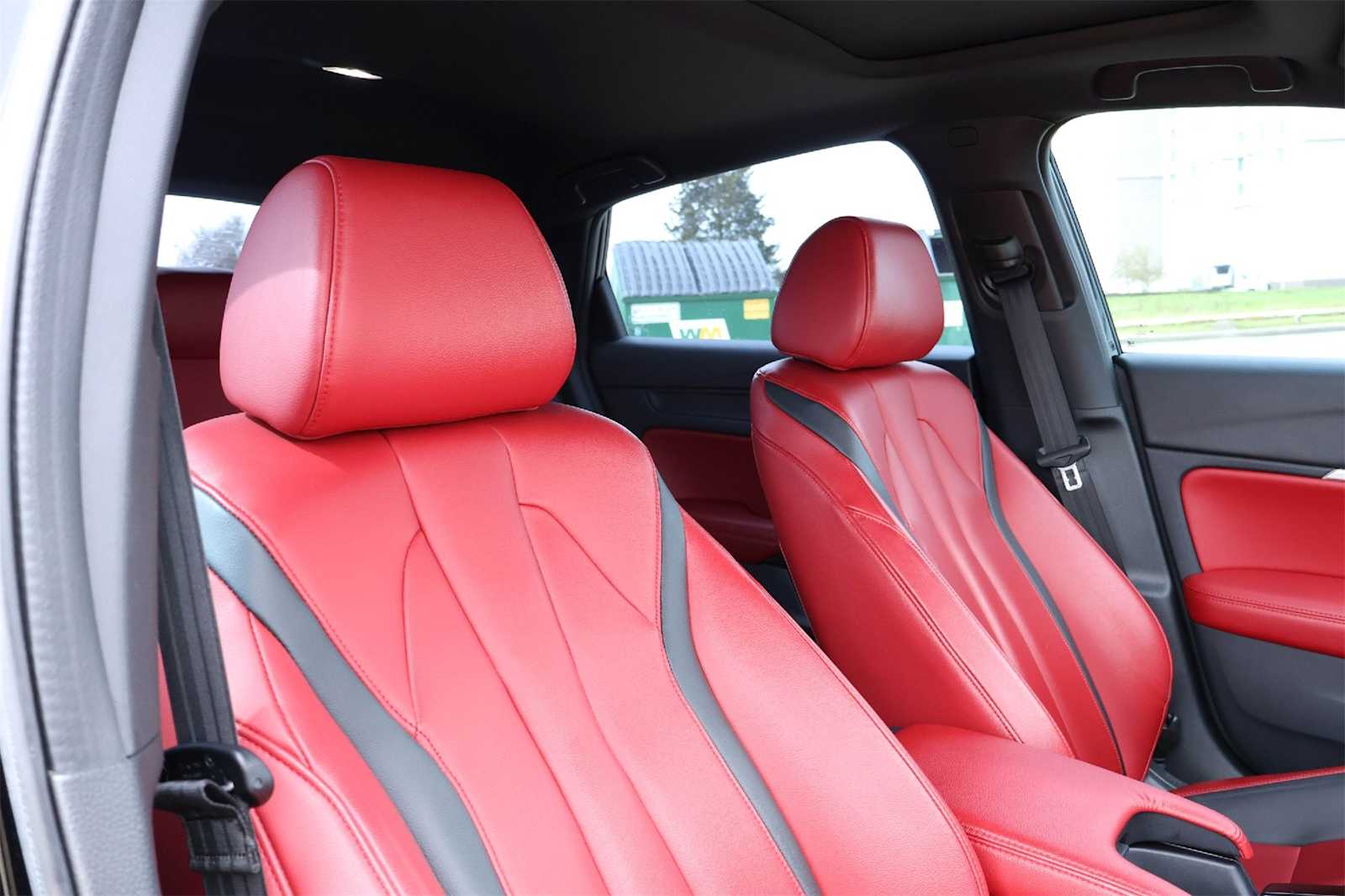 Thumbnail: 2023 Acura Integra - 14