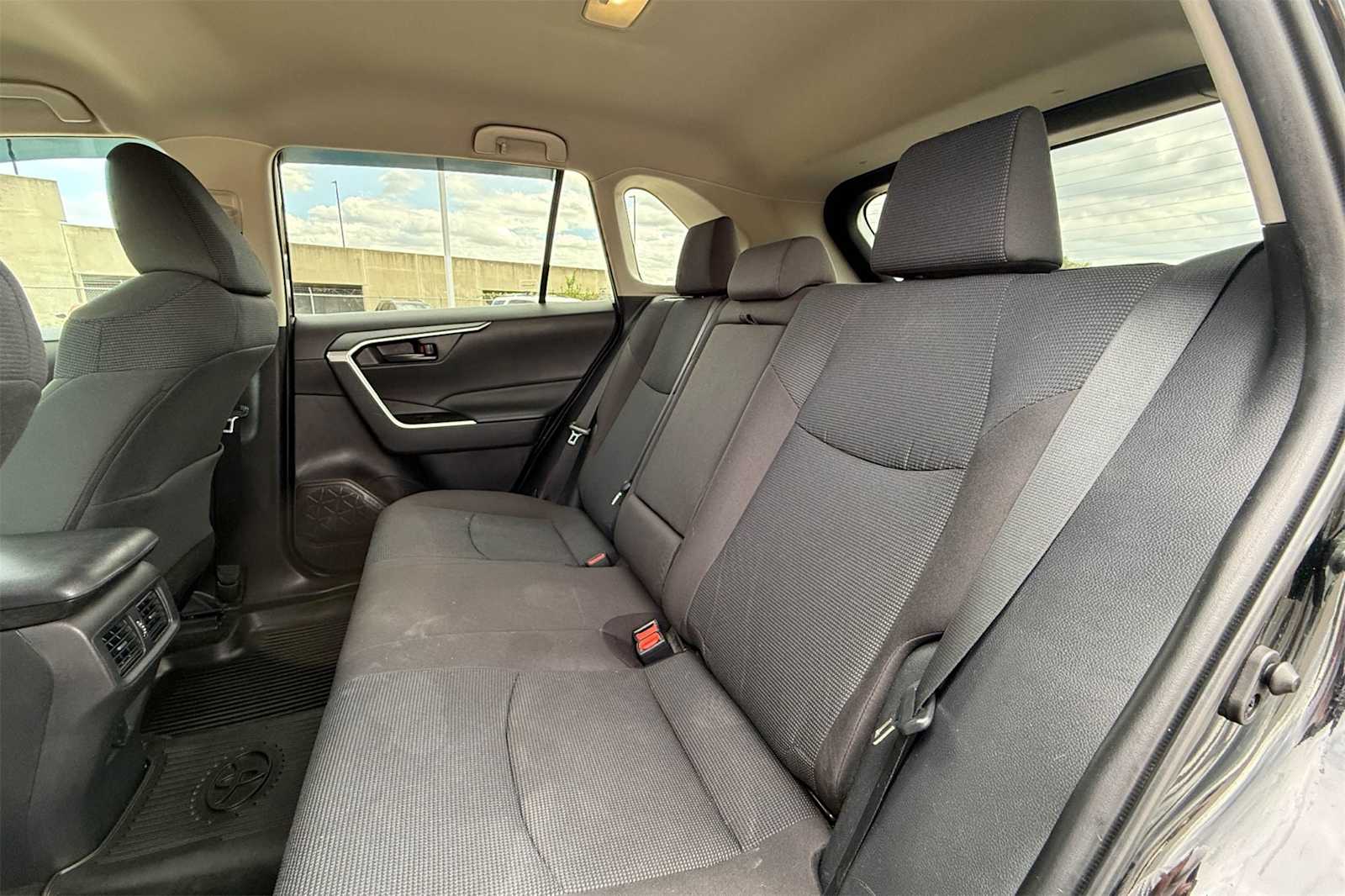 Thumbnail: 2022 Toyota RAV4 - 13