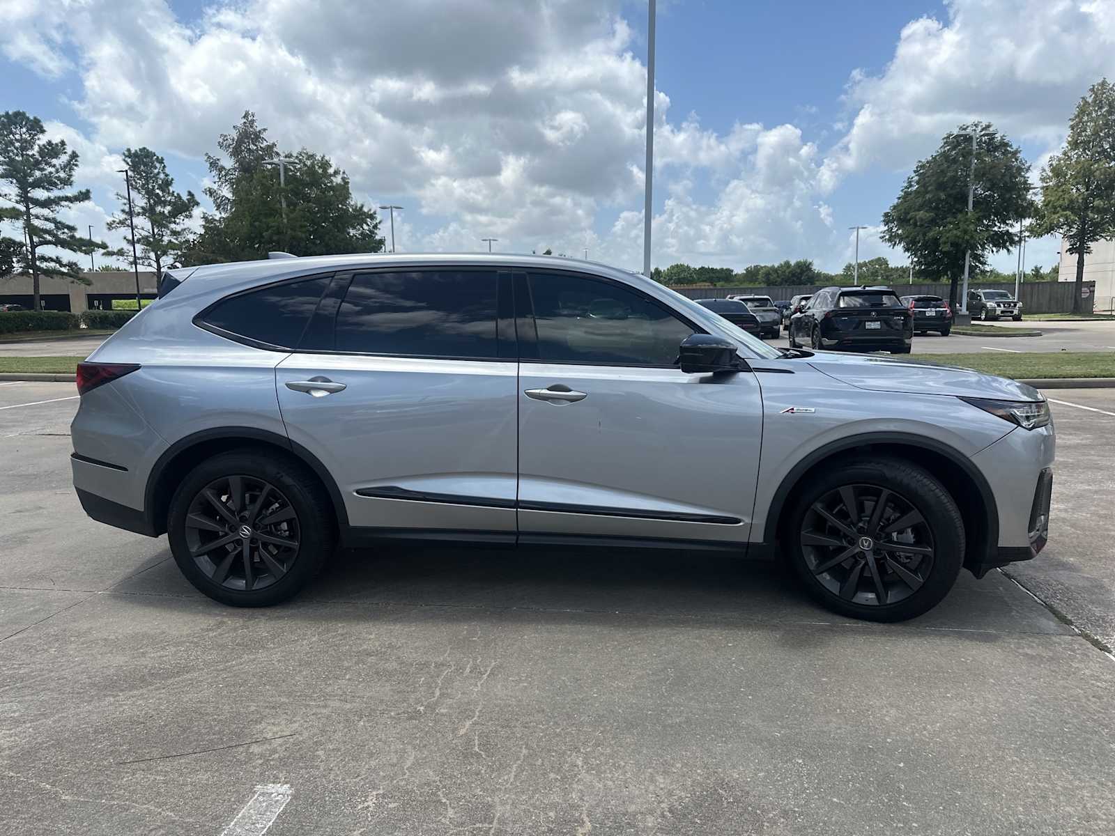 Thumbnail: 2025 Acura MDX - 4
