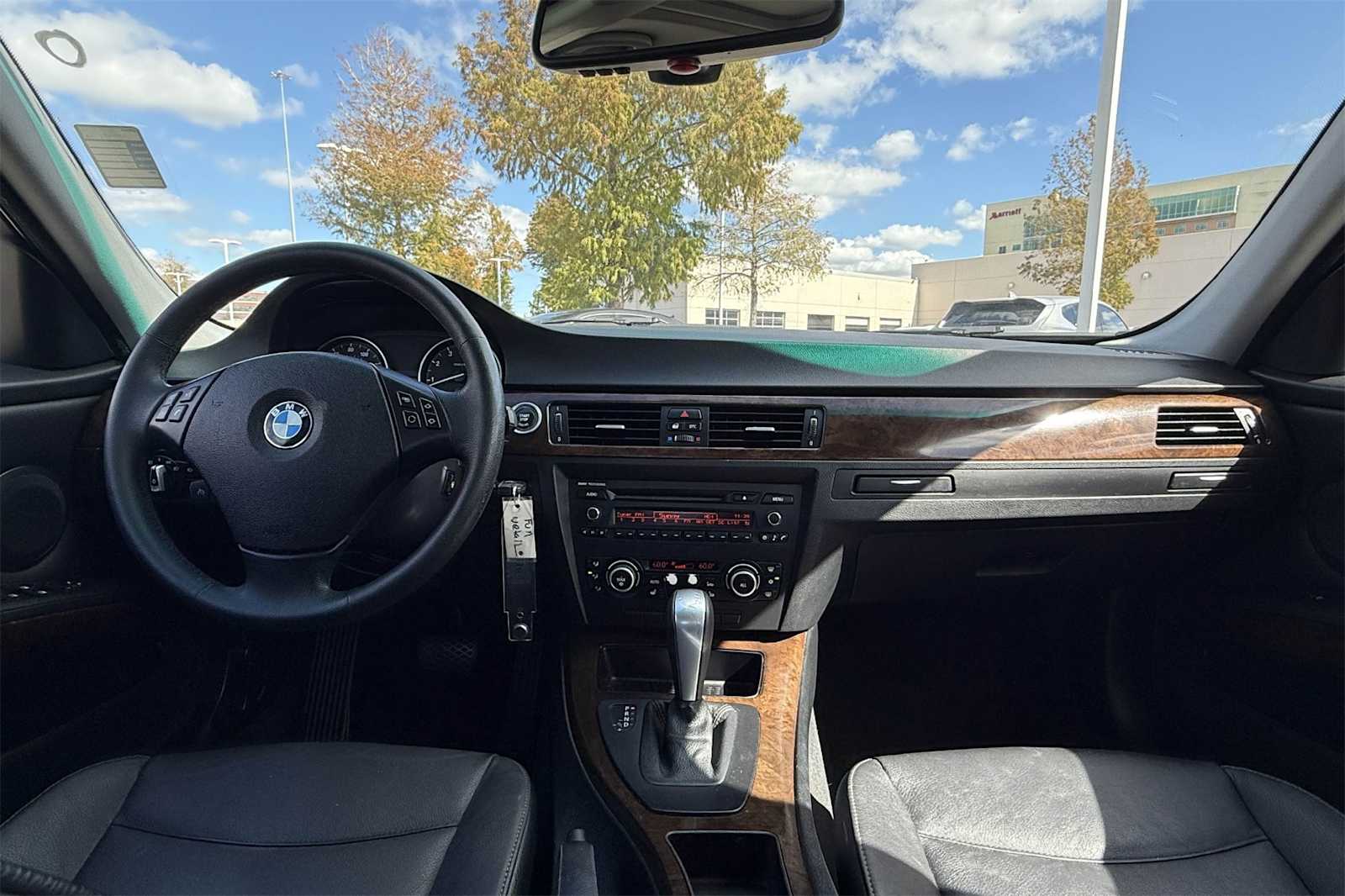 Thumbnail: 2010 BMW 3 Series - 10