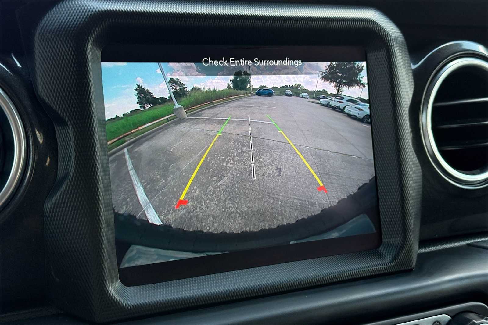 Thumbnail: 2021 Jeep Wrangler - 29