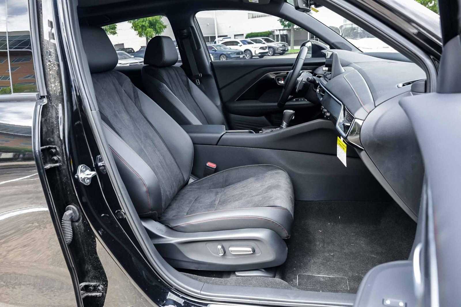 Thumbnail: 2025 Acura ADX - 14