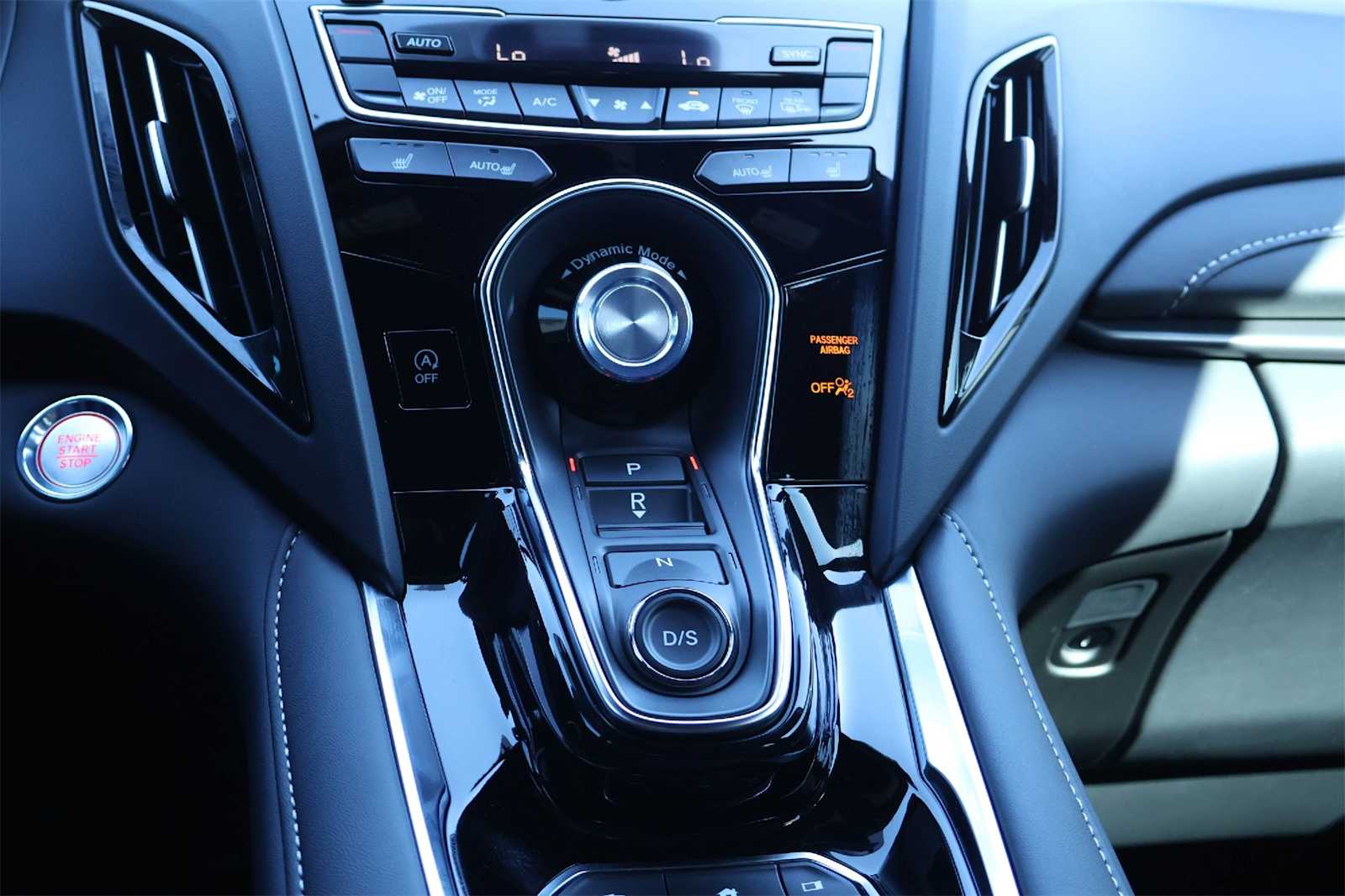 Thumbnail: 2025 Acura RDX - 17