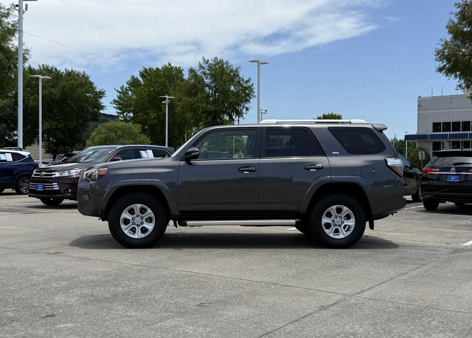 2017 Toyota 4Runner SR5 3