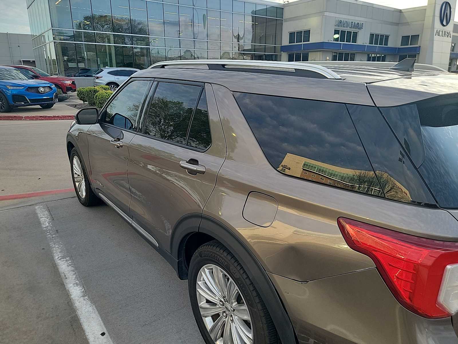 Thumbnail: 2021 Ford Explorer - 6