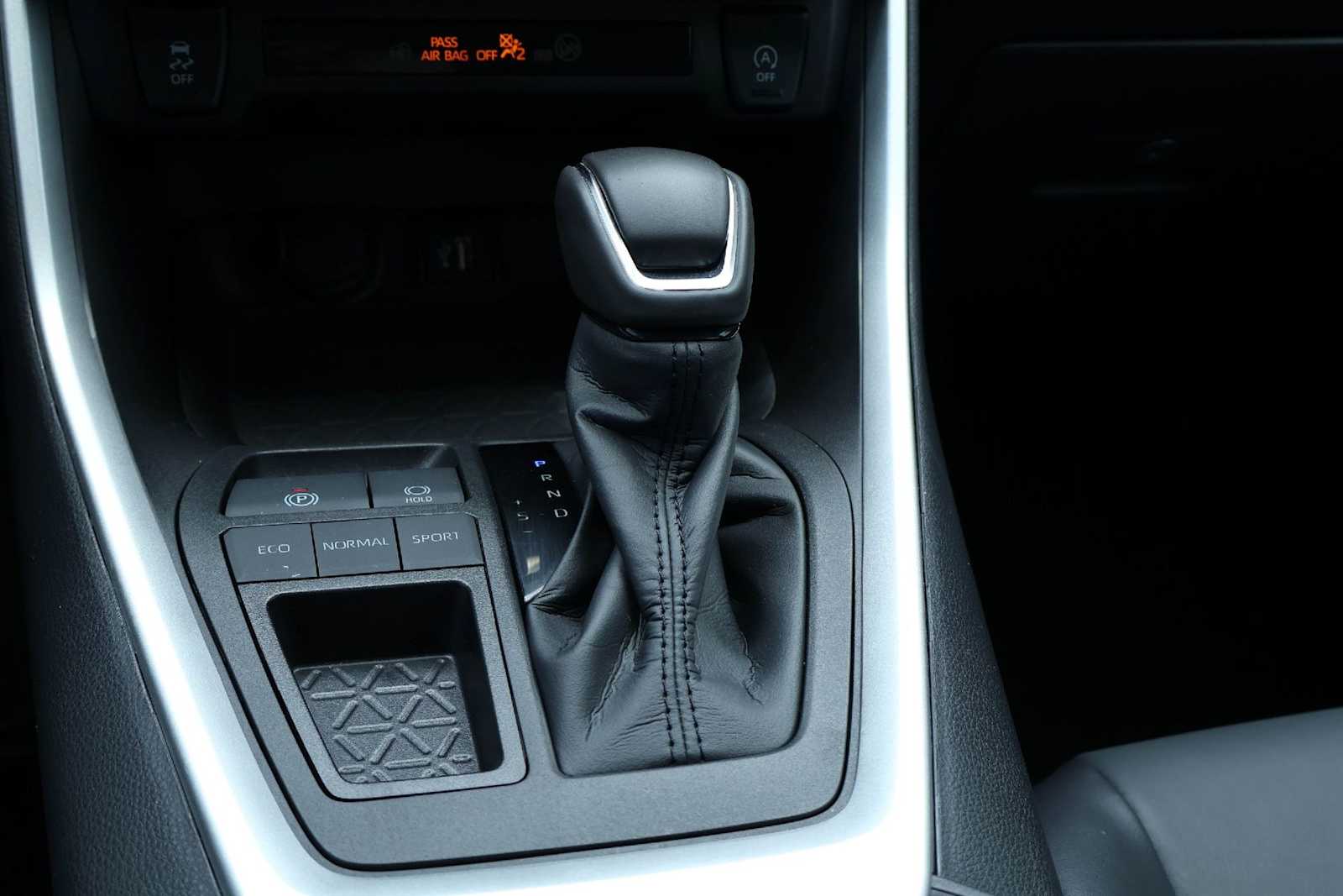 Thumbnail: 2023 Toyota RAV4 - 16