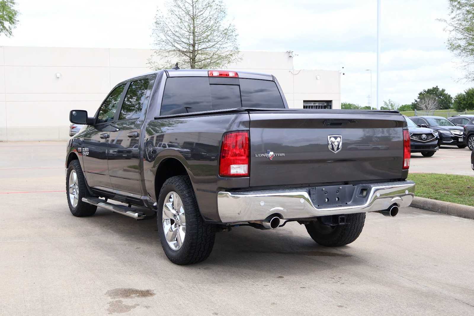 Thumbnail: 2019 RAM 1500 Classic - 4