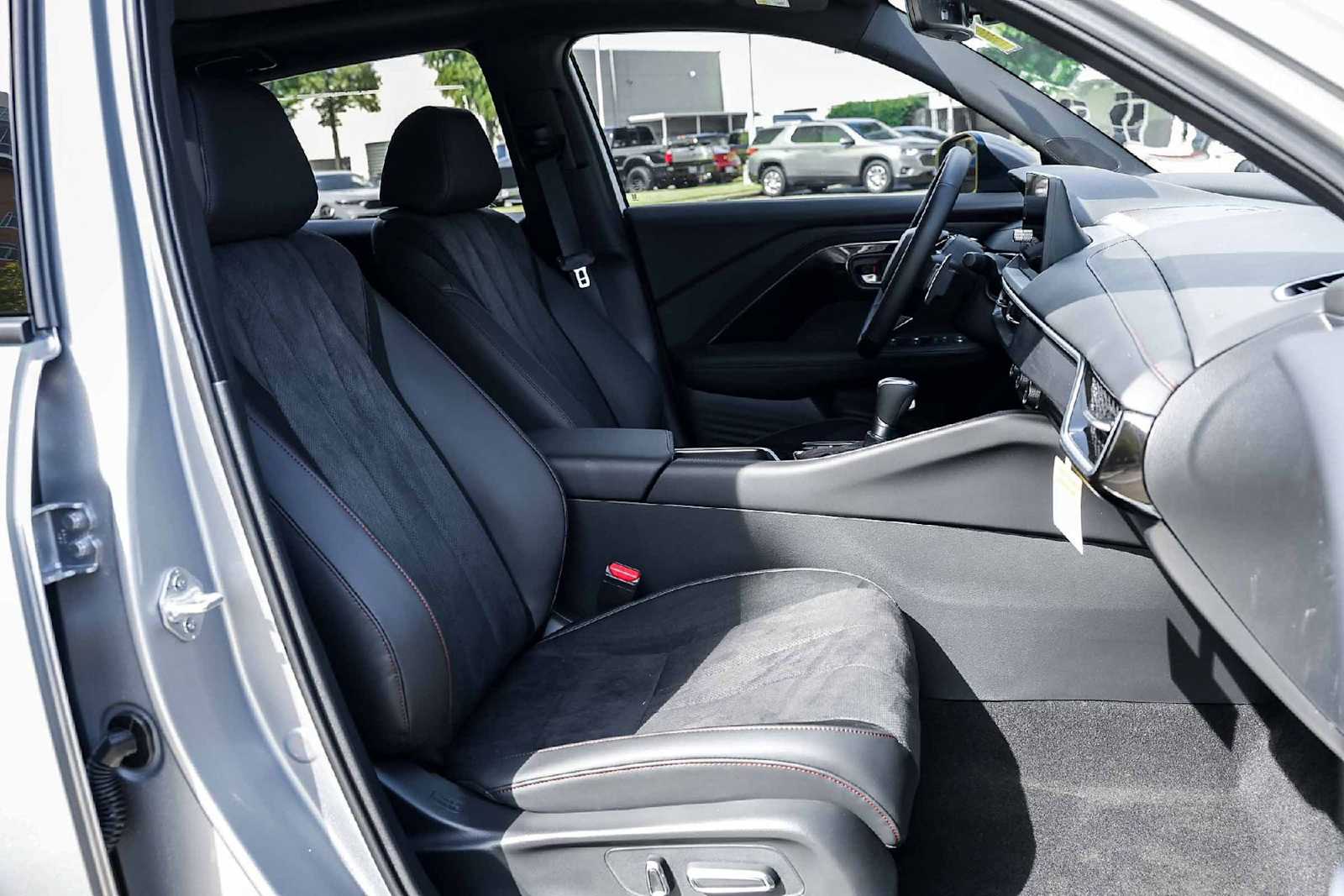 Thumbnail: 2025 Acura ADX - 14