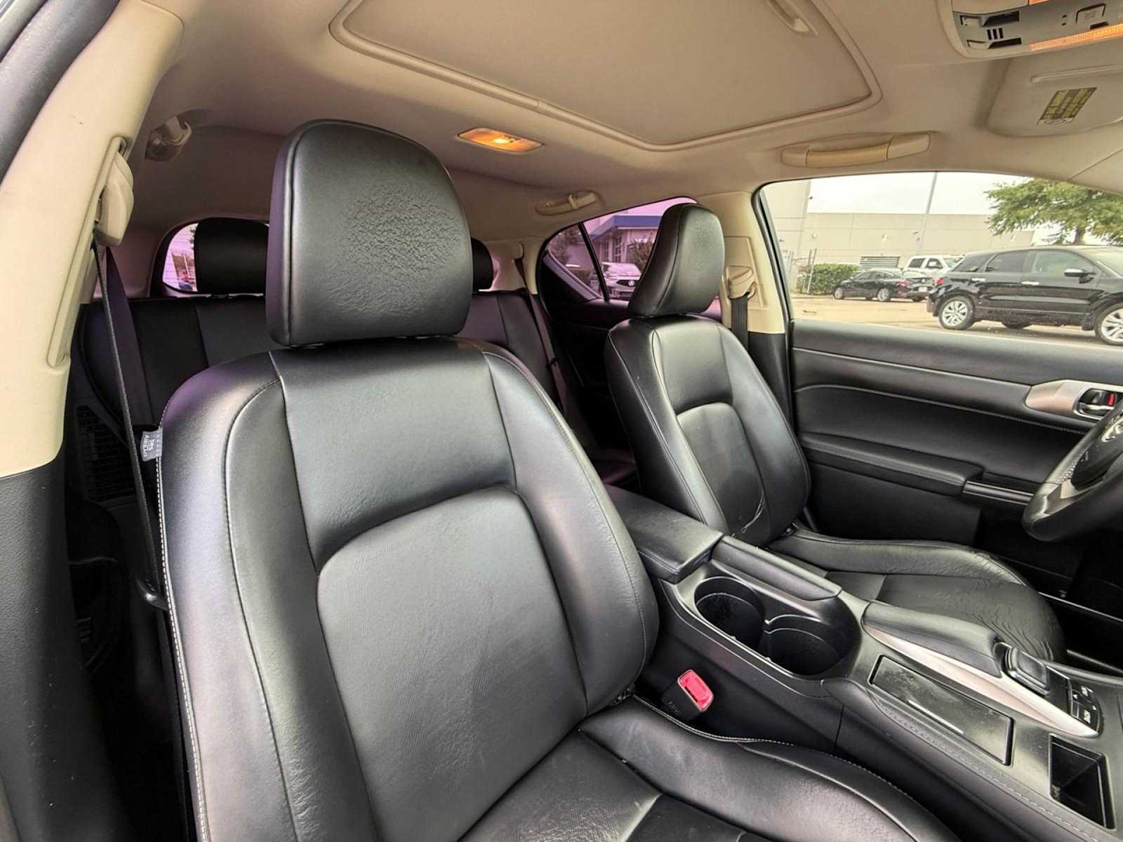 Thumbnail: 2015 Lexus CT - 14