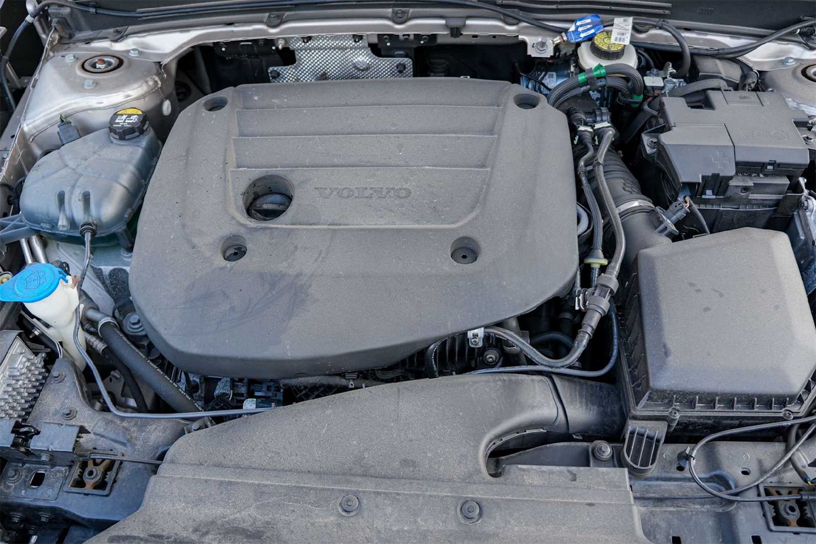 Thumbnail: 2024 Volvo XC40 - 8