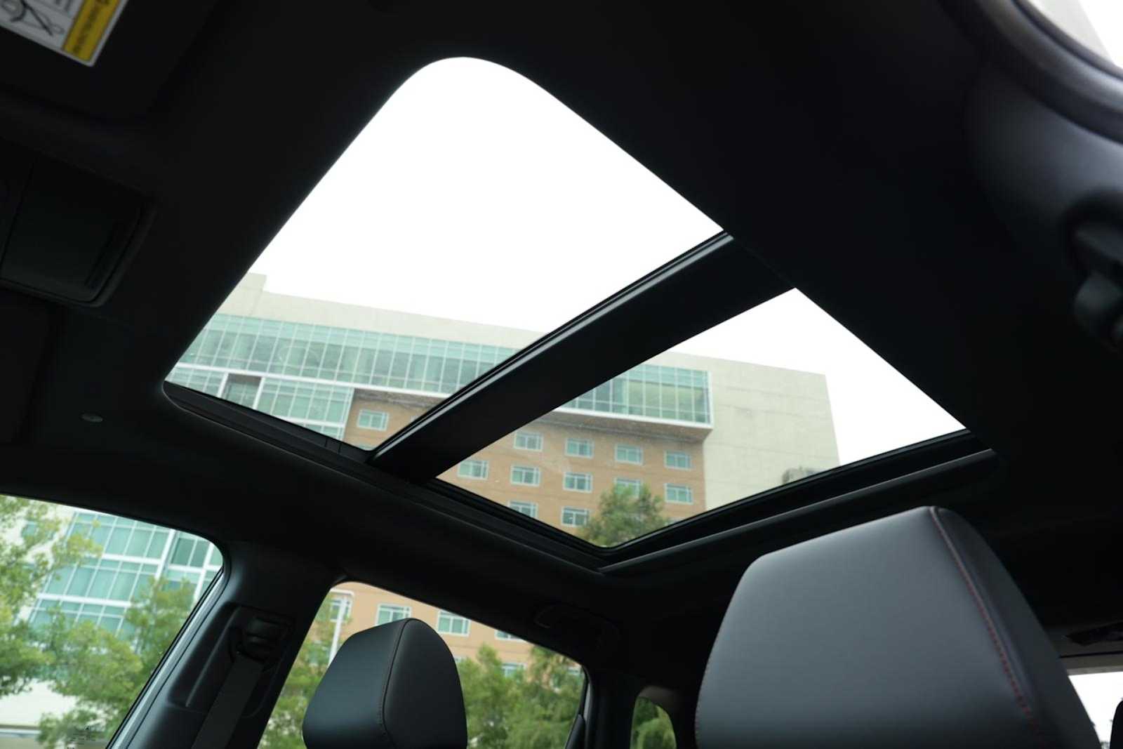 Thumbnail: 2025 Acura ADX - 25