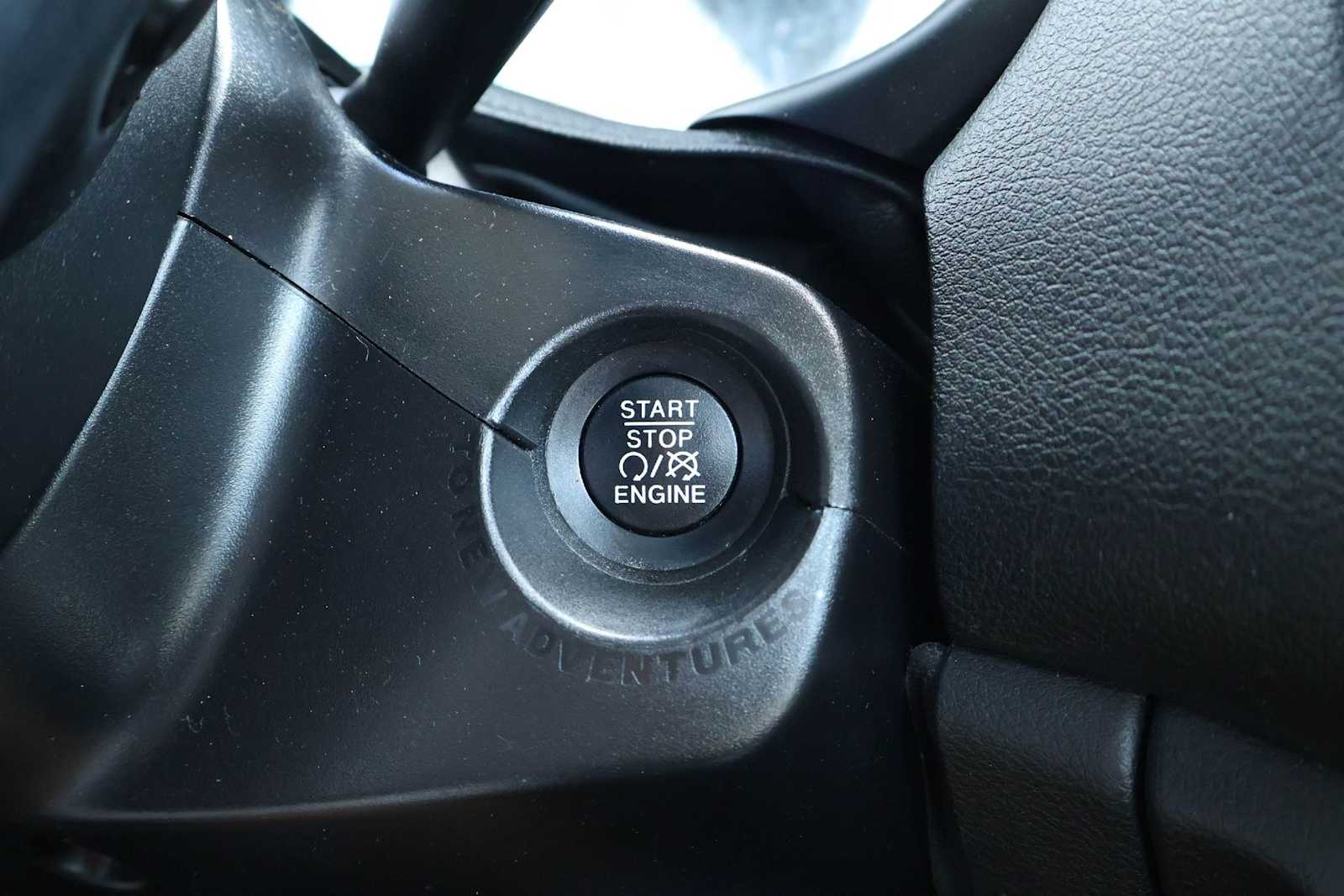 Thumbnail: 2018 Jeep Renegade - 25