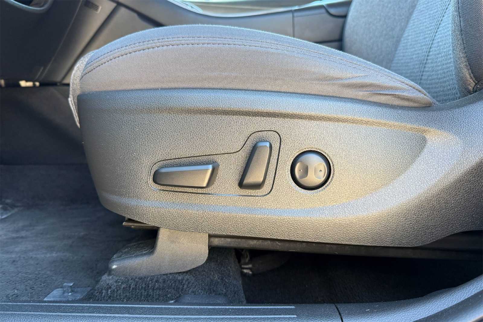 Thumbnail: 2023 Hyundai Santa Fe - 24