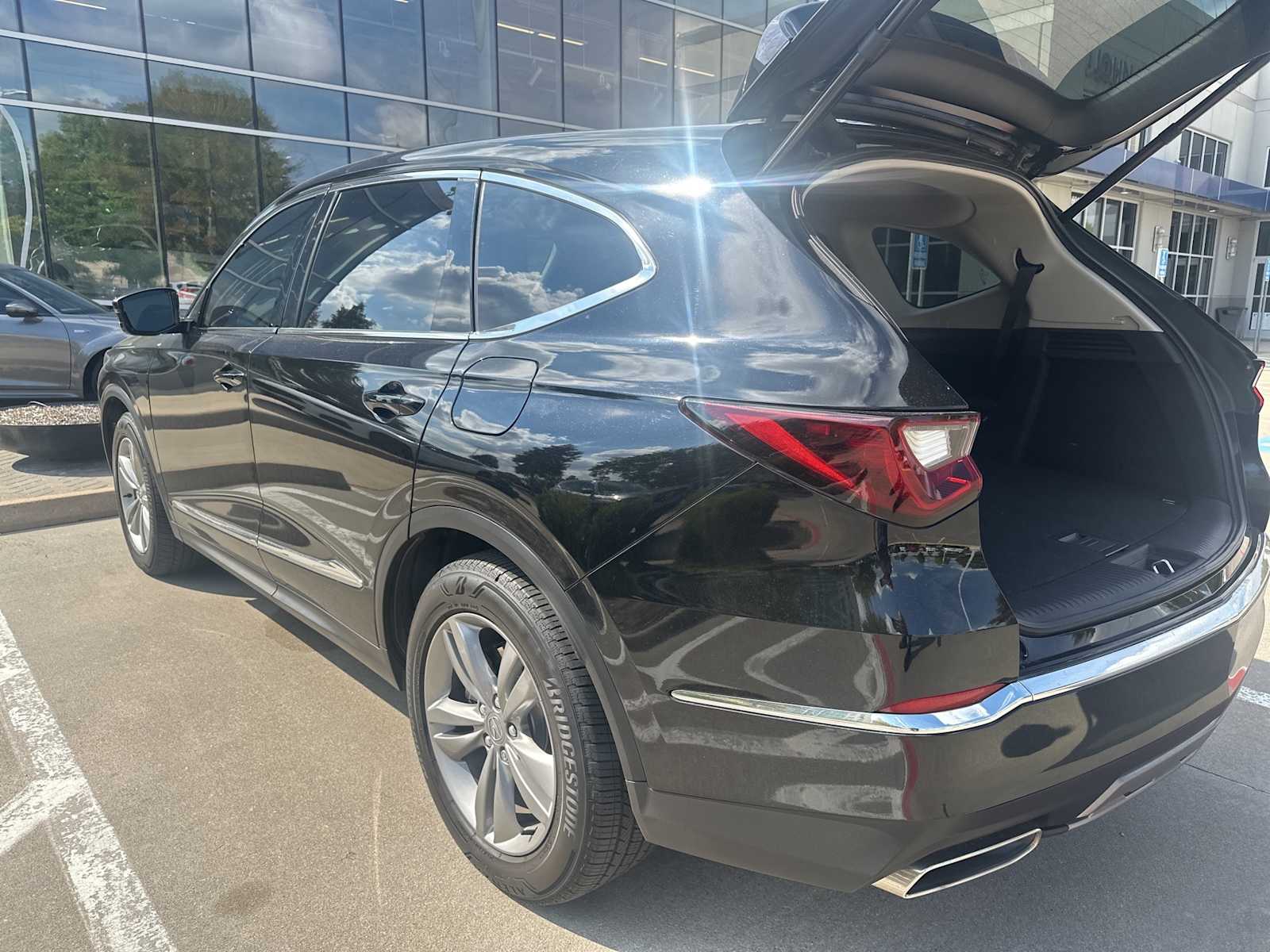 Thumbnail: 2025 Acura MDX - 9