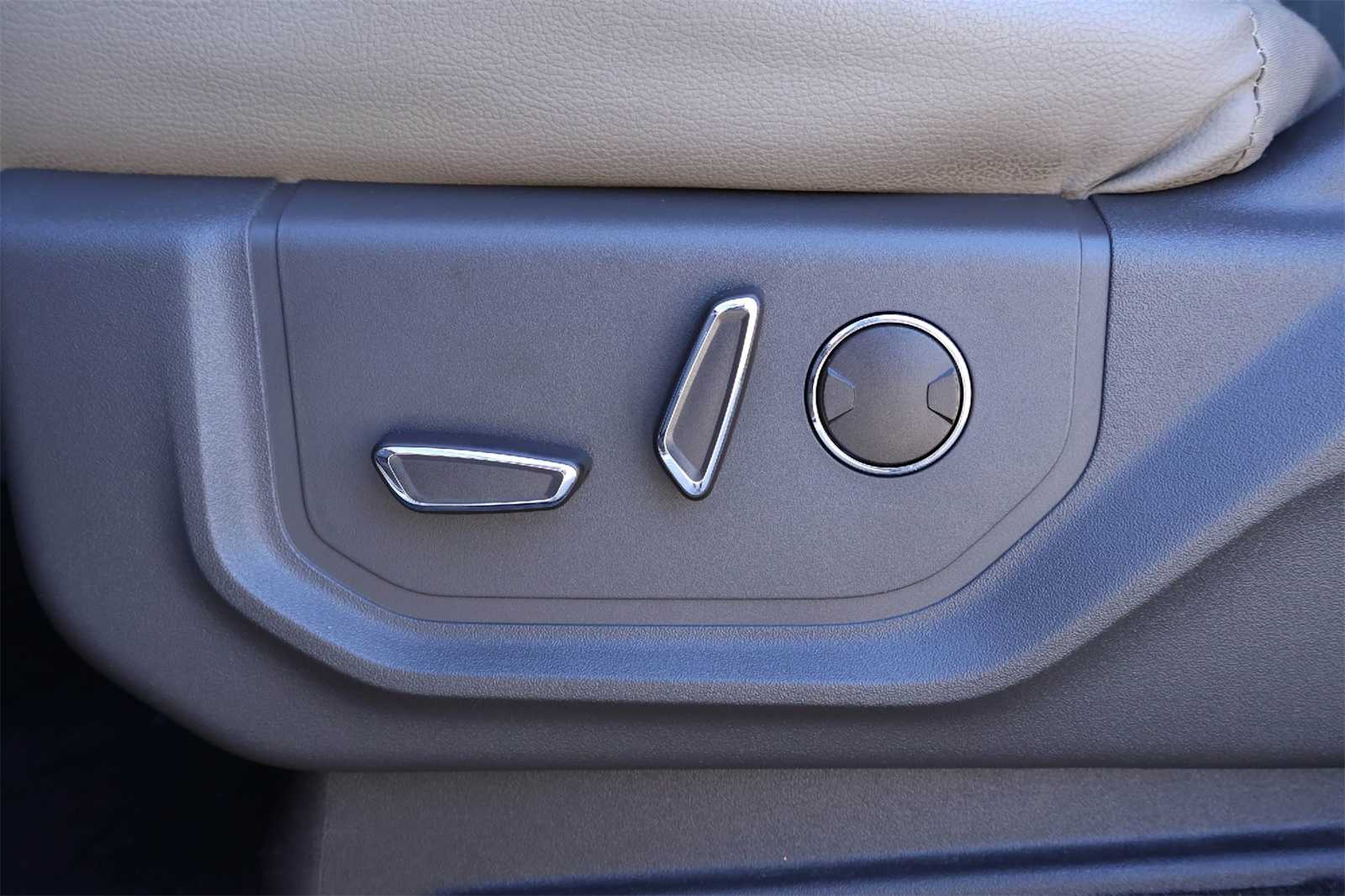 Thumbnail: 2019 Ford Expedition - 24