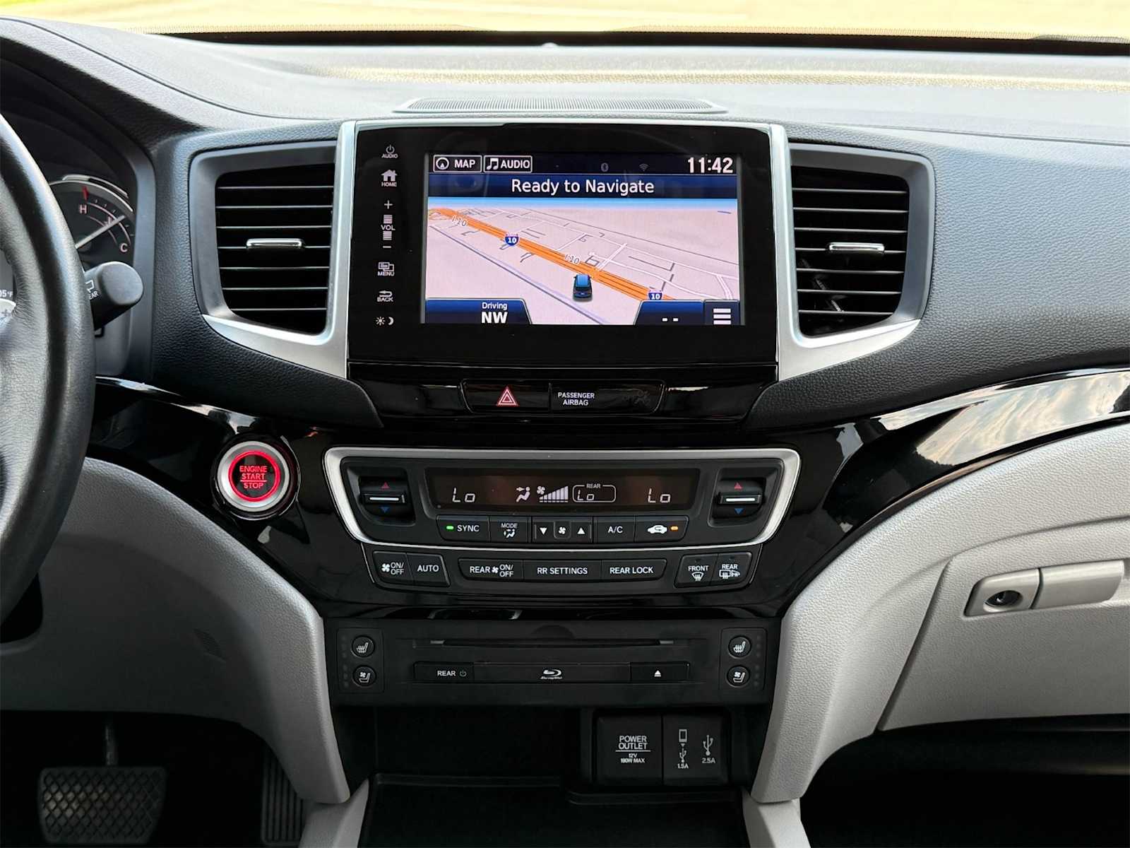 Thumbnail: 2018 Honda Pilot - 16