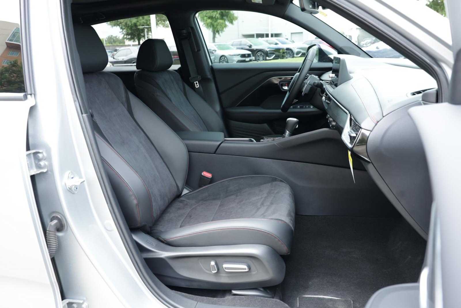 Thumbnail: 2025 Acura ADX - 14