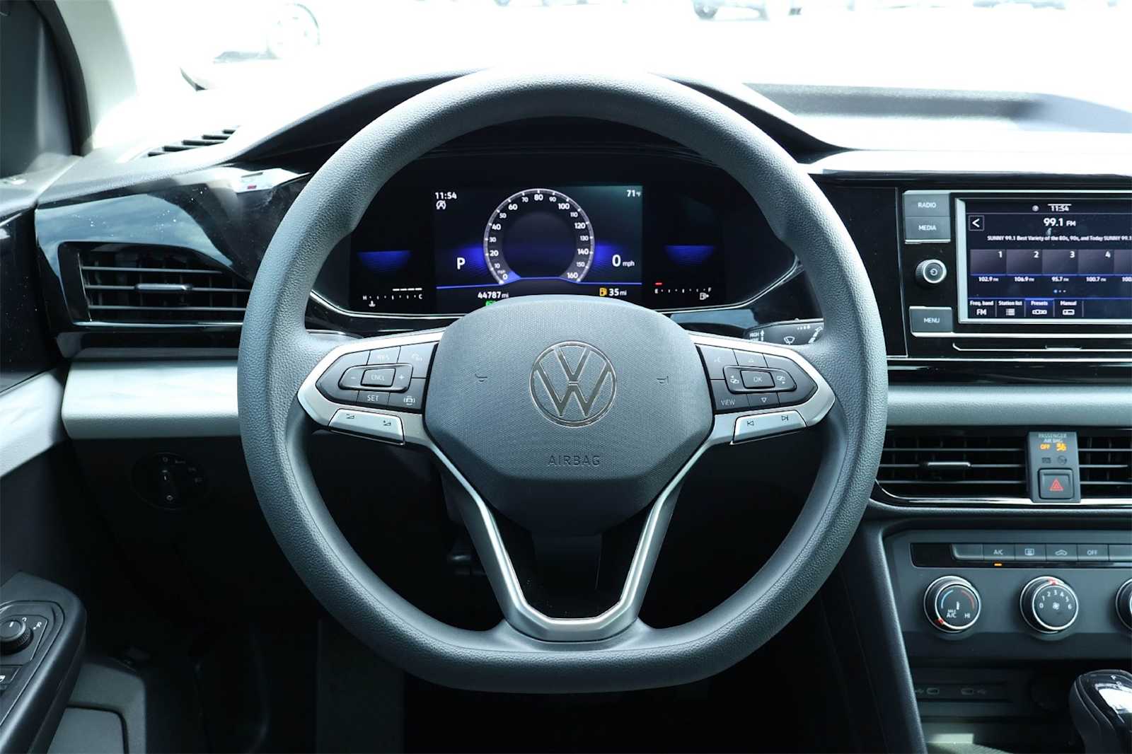 Thumbnail: 2022 Volkswagen Taos - 15