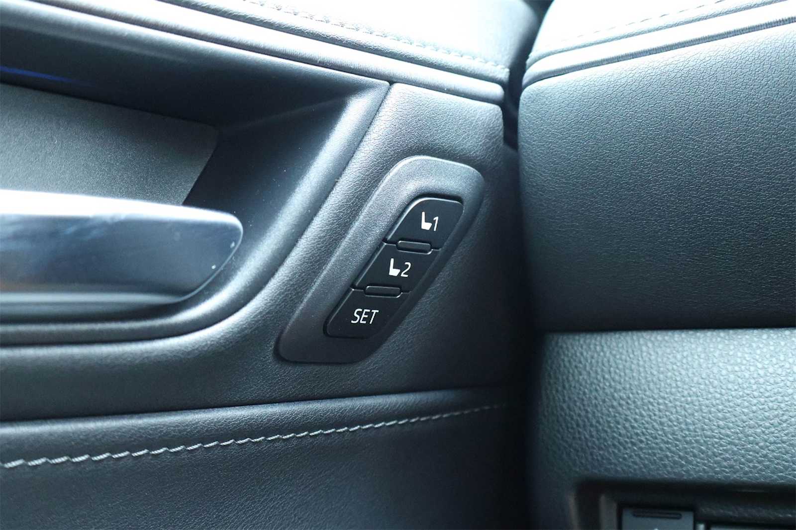 Thumbnail: 2024 Toyota Venza - 25