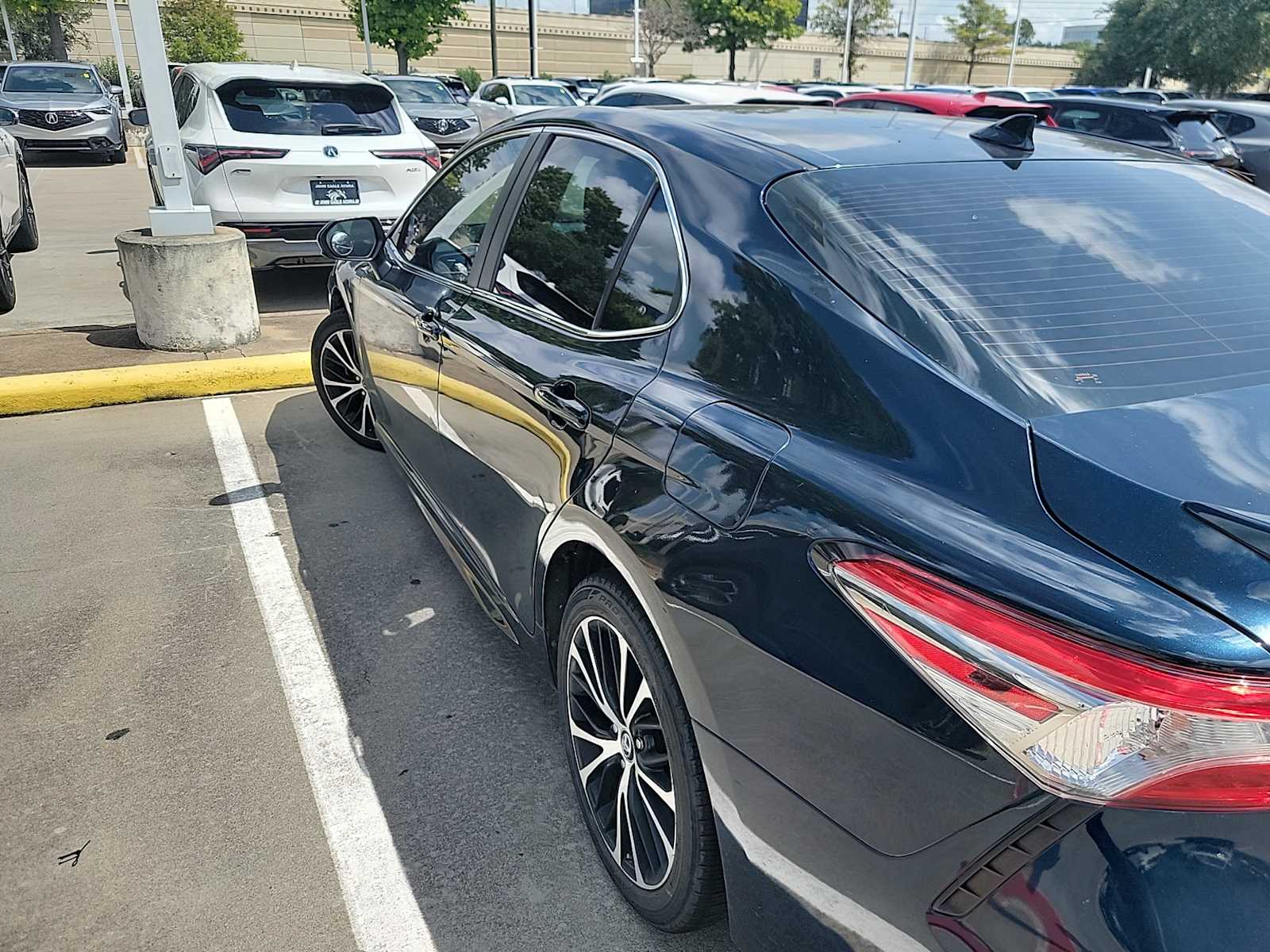 Thumbnail: 2019 Toyota Camry - 7